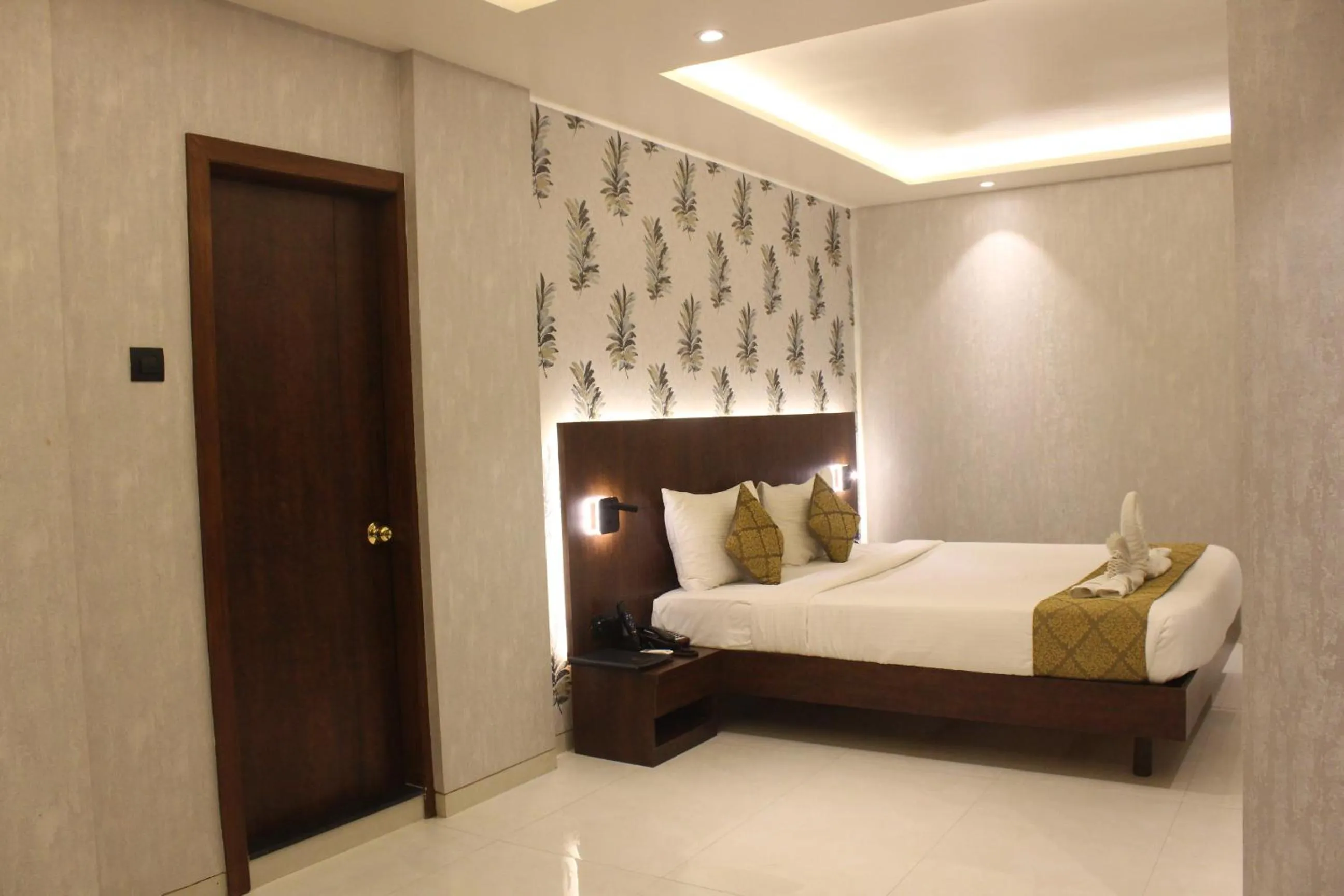 Bedroom, Bed in Hotel Madhuban