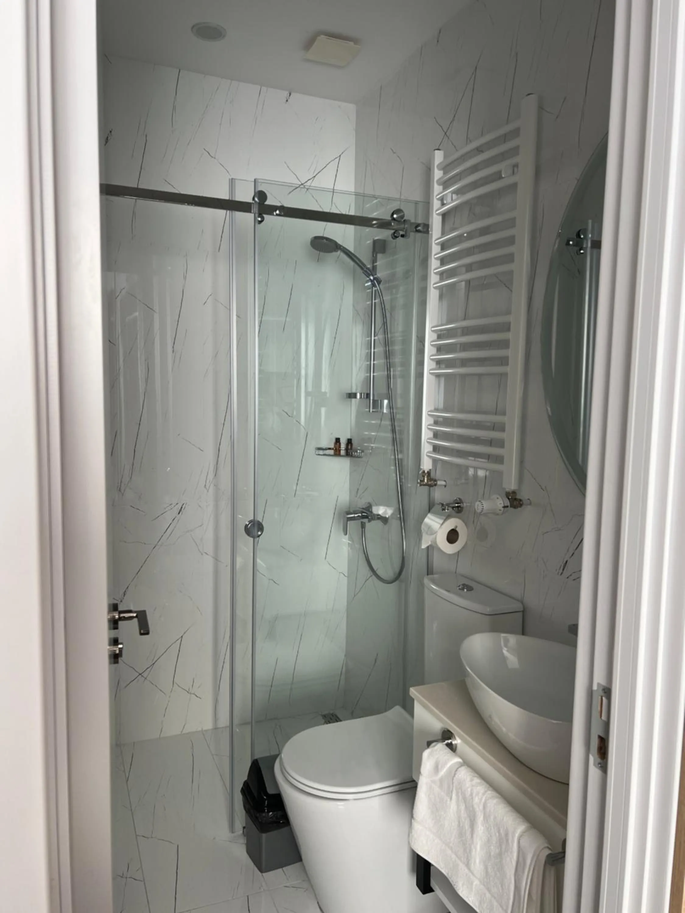 Toilet in Hotel Babi