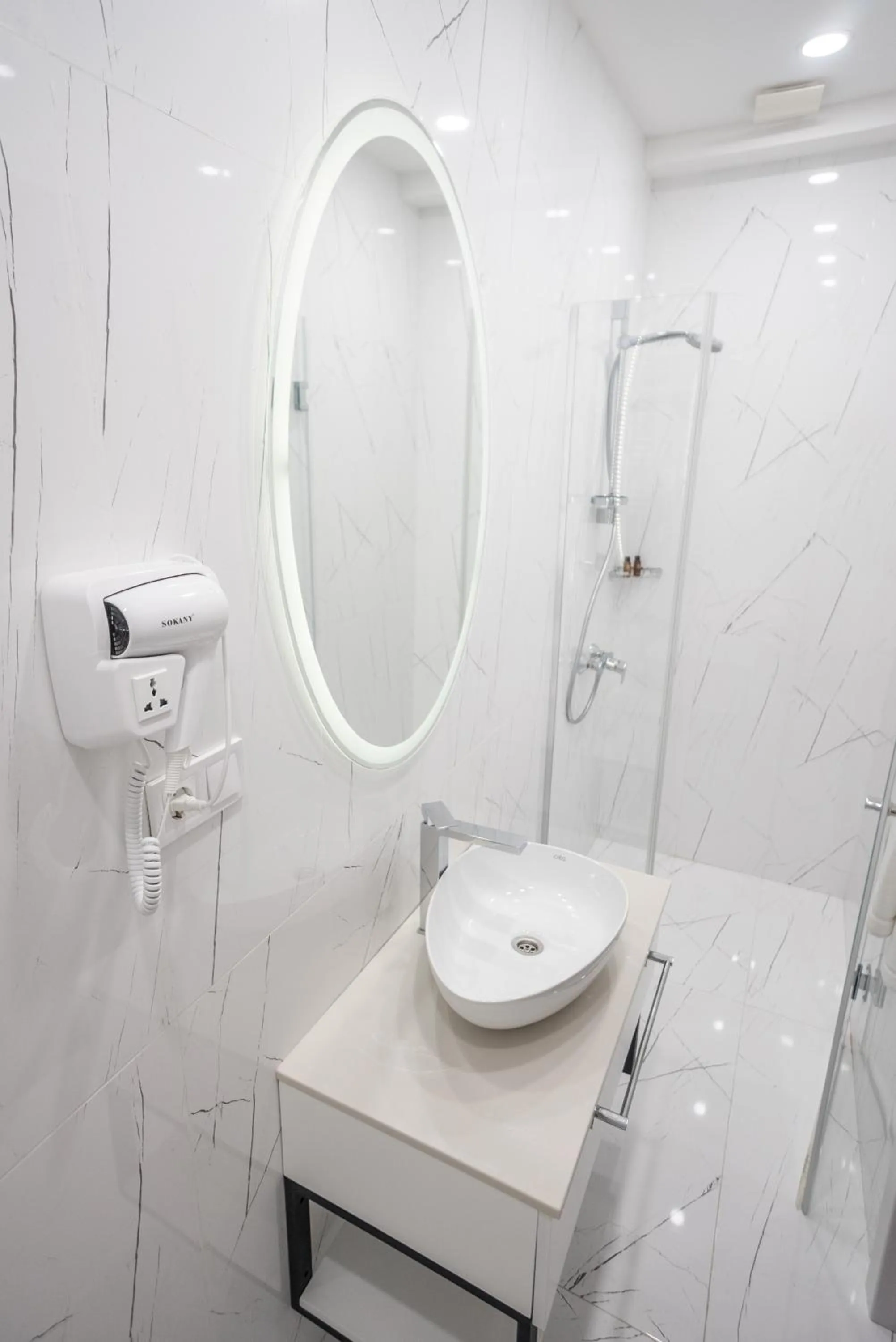 Toilet in Hotel Babi