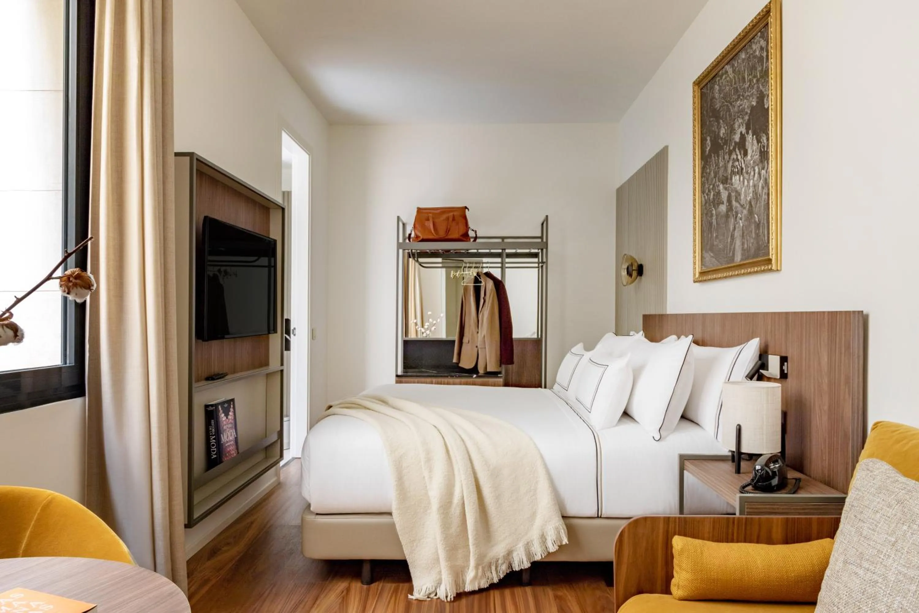 Bed in Hotel Madrid Atocha, Affiliated by Meli