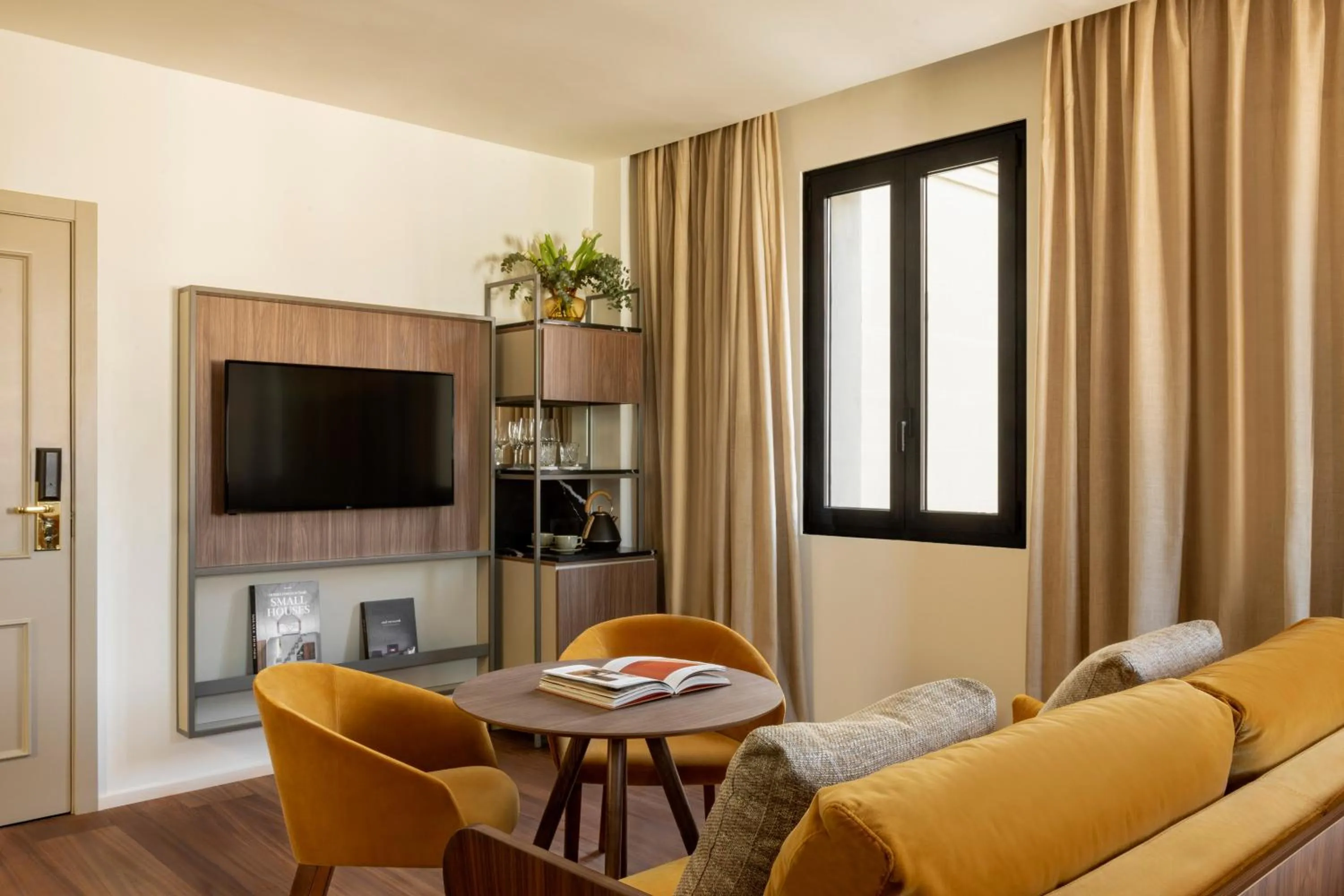 Living room, Seating Area in Hotel Madrid Atocha, Affiliated by Meli