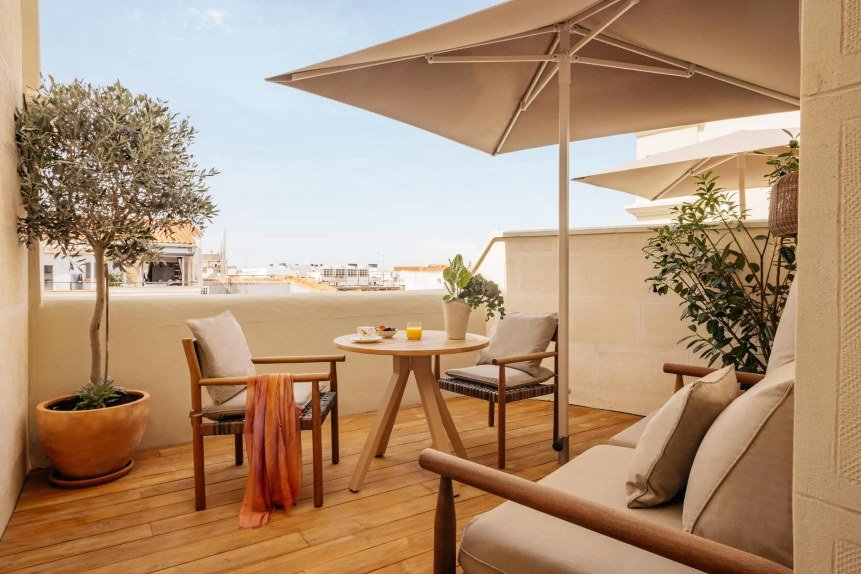 Bed in Hotel Madrid Atocha, Affiliated by Meli