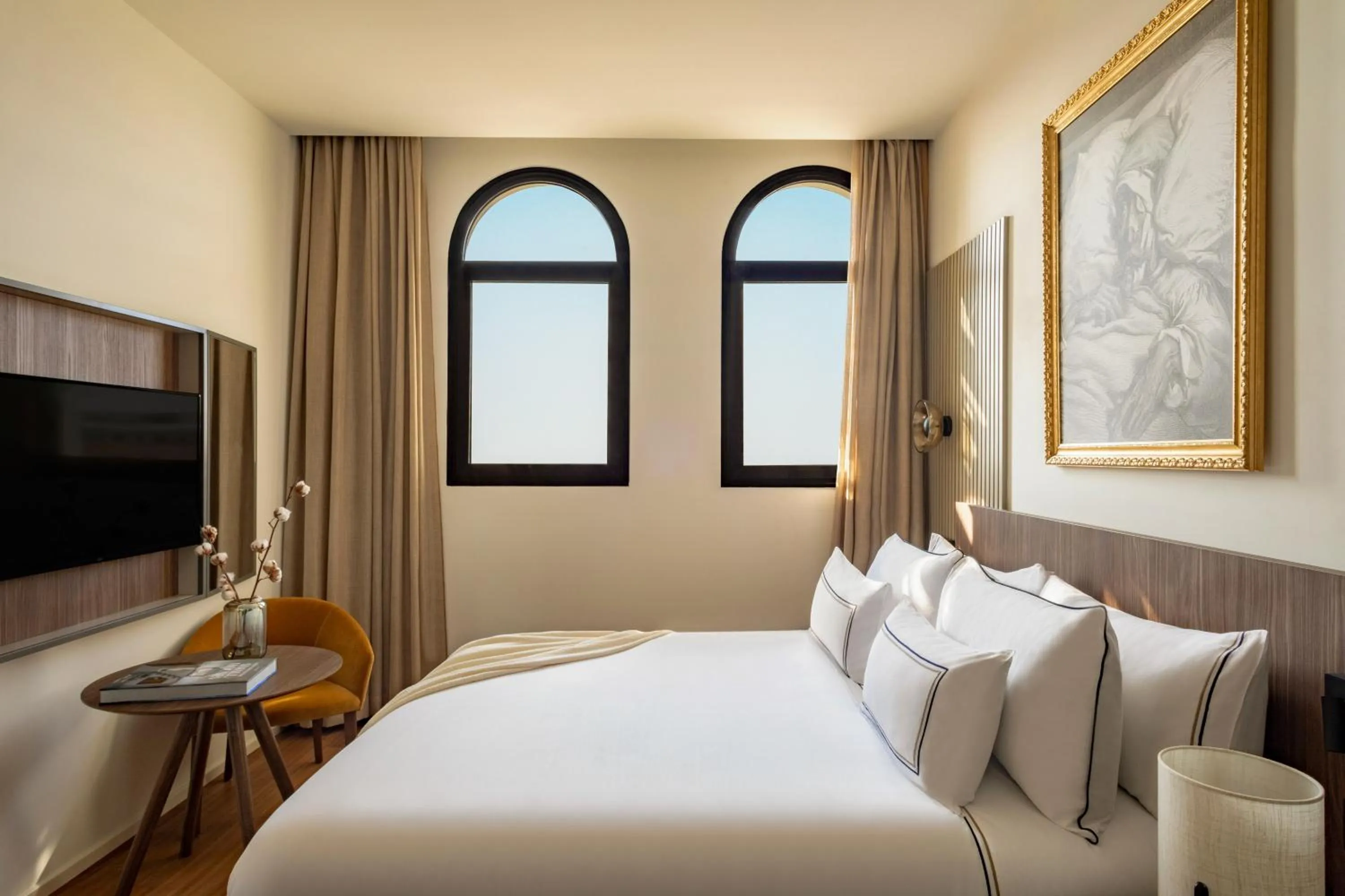 Bed in Hotel Madrid Atocha, Affiliated by Meli