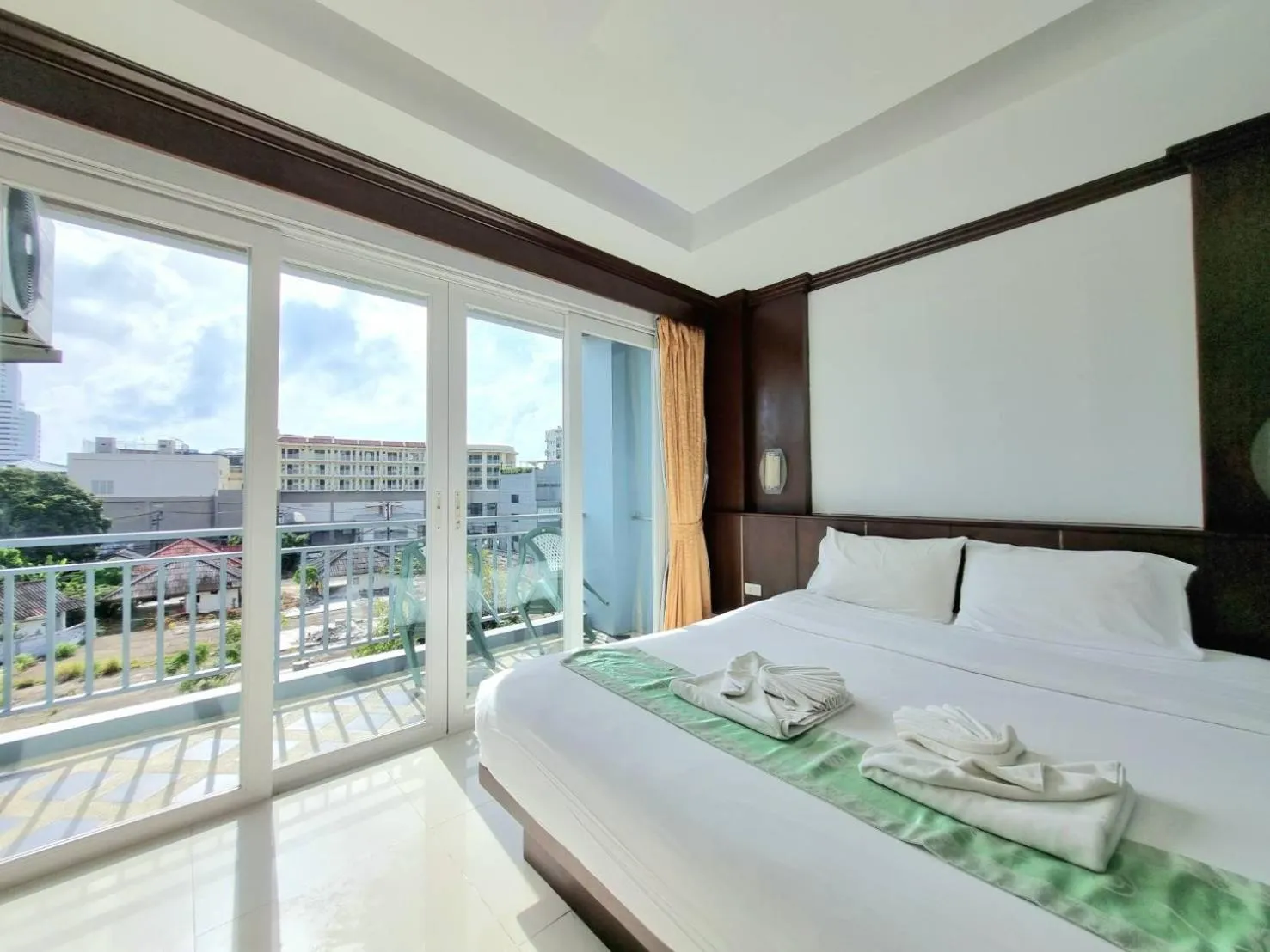 Bed in 77 Patong Hotel & Spa