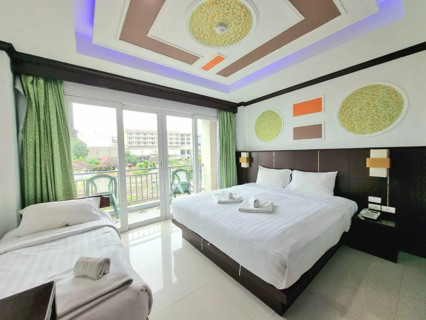 Communal lounge/ TV room, Bed in 77 Patong Hotel & Spa