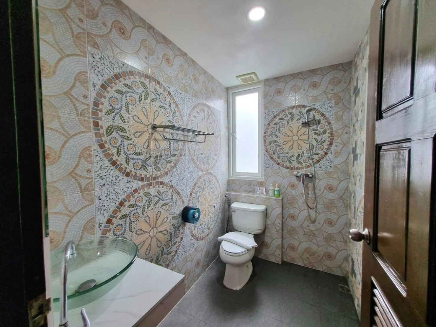 Shower in 77 Patong Hotel & Spa