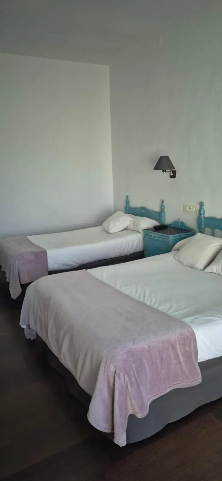 Triple Room with Terrace - No pets in Hotel Lanjaron Triple Room with Terrace - No pets in Hotel Lanjaron