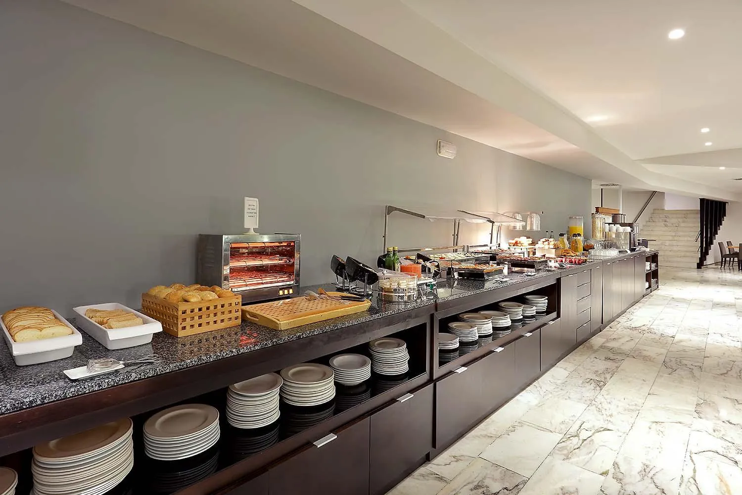 Lounge or bar in Exe Isla Cartuja