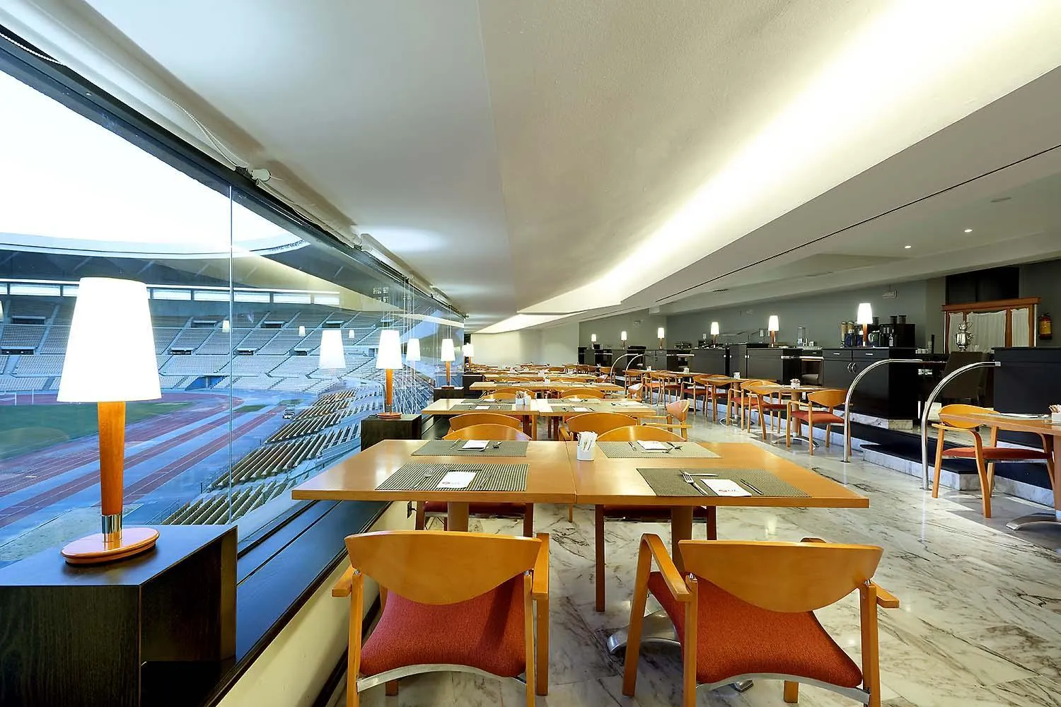 Restaurant/places to eat in Exe Isla Cartuja