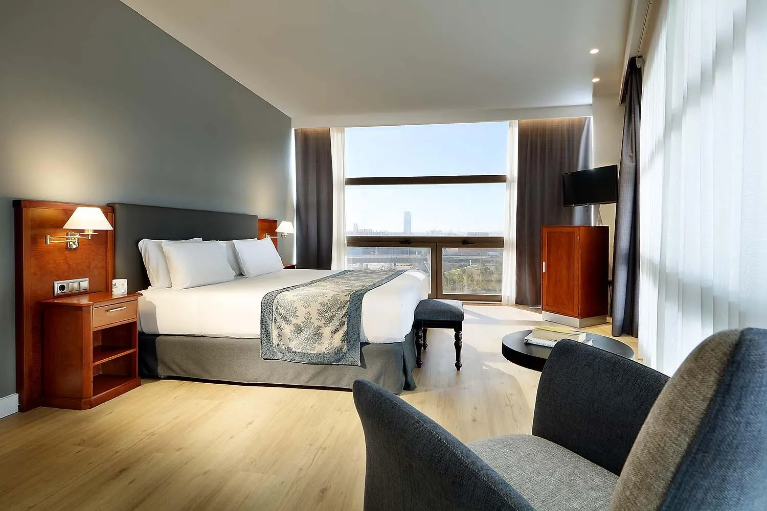 Bed in Exe Isla Cartuja