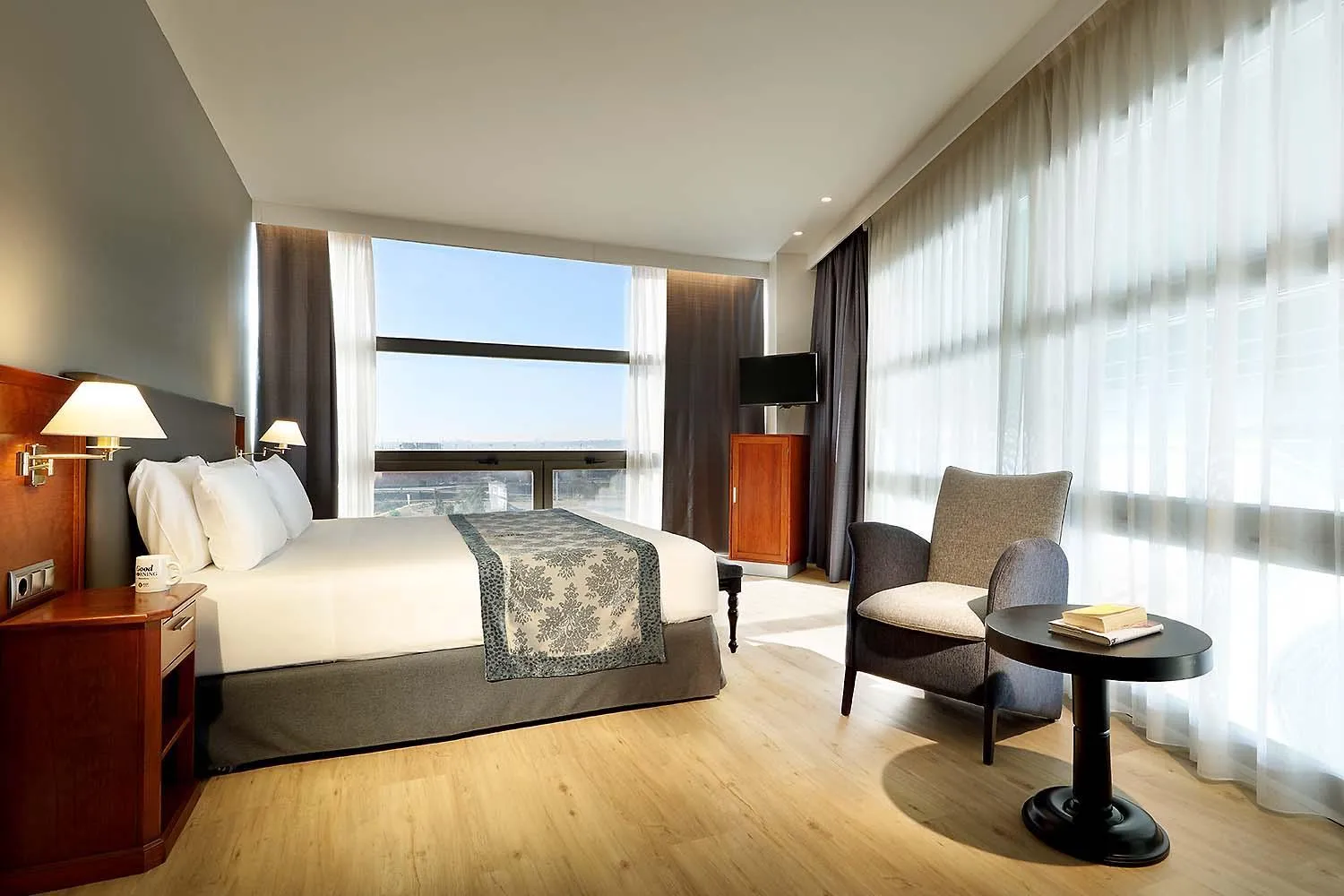 Bed in Exe Isla Cartuja