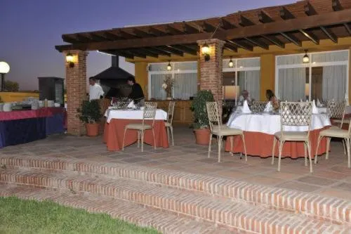 Restaurant/places to eat in Hotel Salobreña Suites