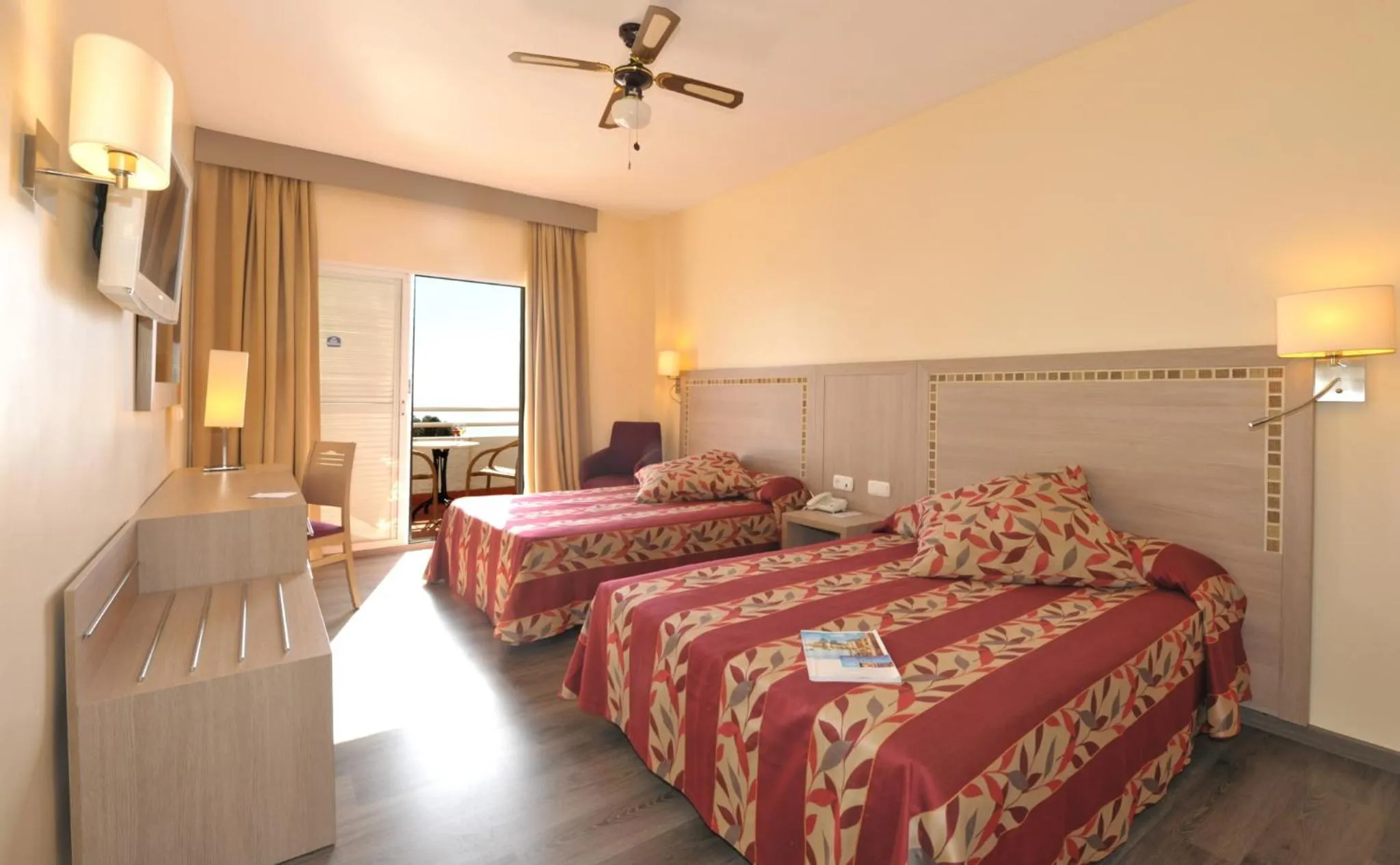 Bedroom, Bed in Hotel Salobreña Suites