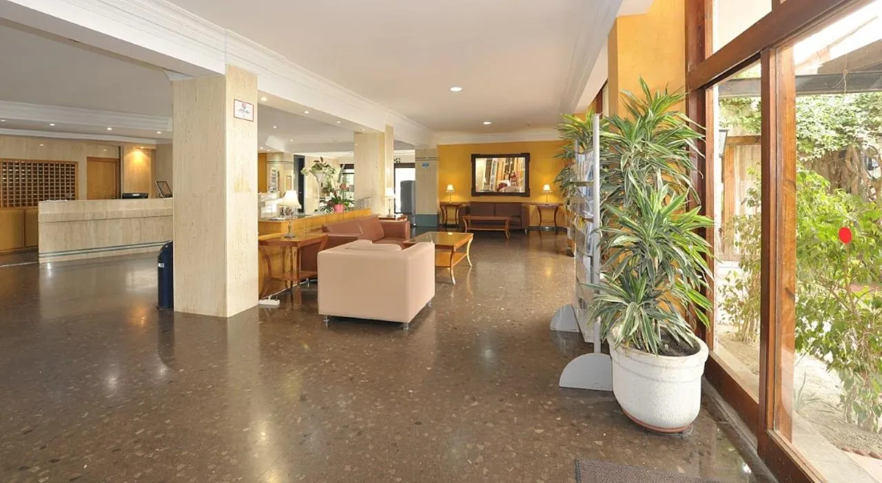 Lobby or reception in Hotel Salobreña Suites
