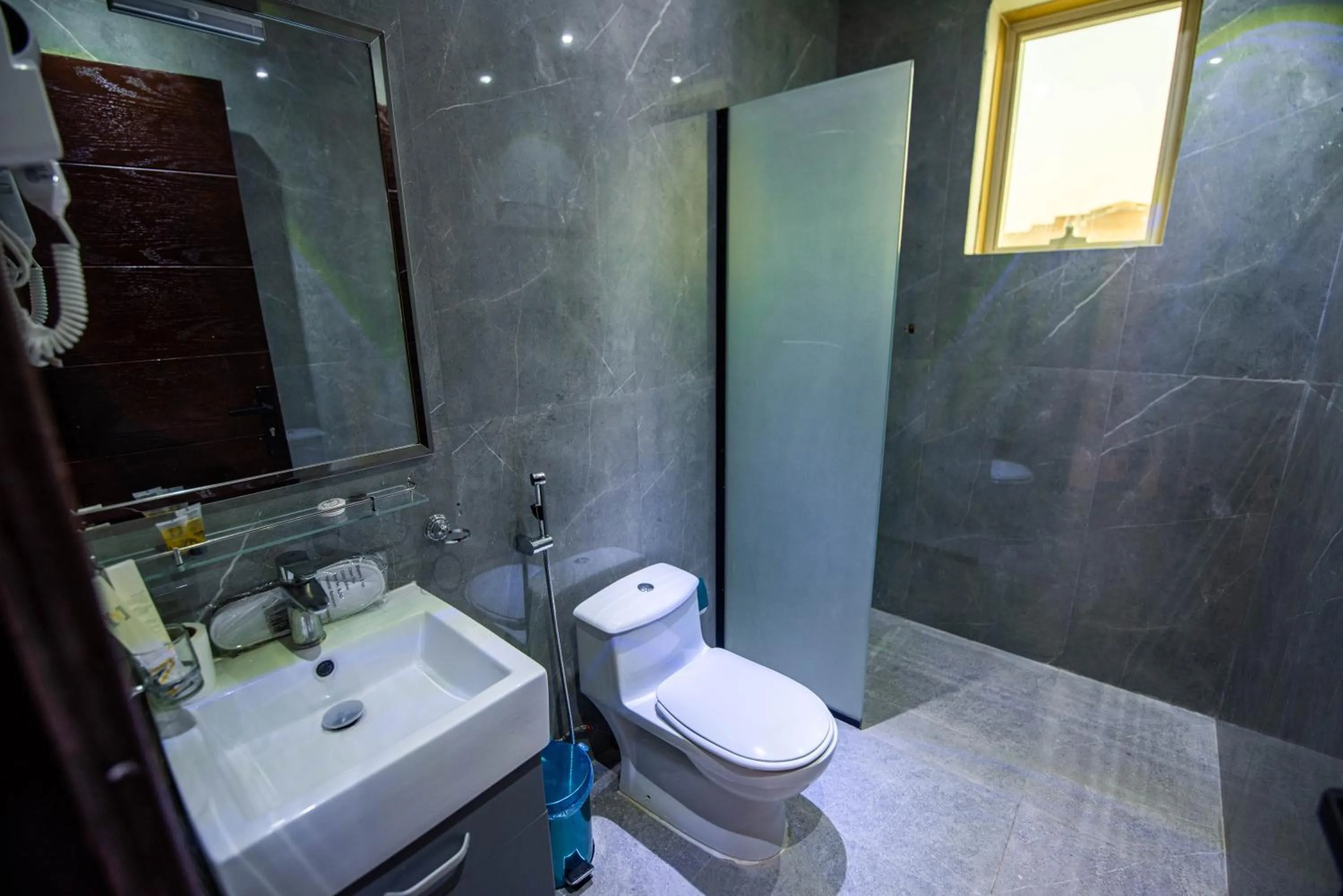 Bathroom in غرناطة بالاس ان للشقق المخدومة