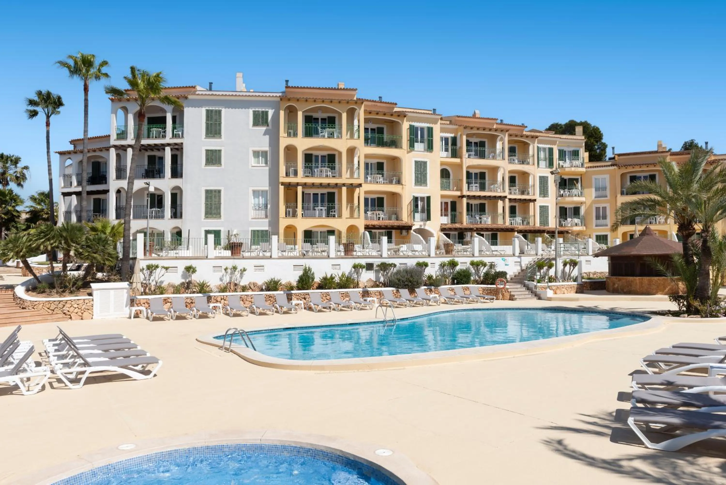 Swimming pool in Aparthotel Ona Cala Pi Club