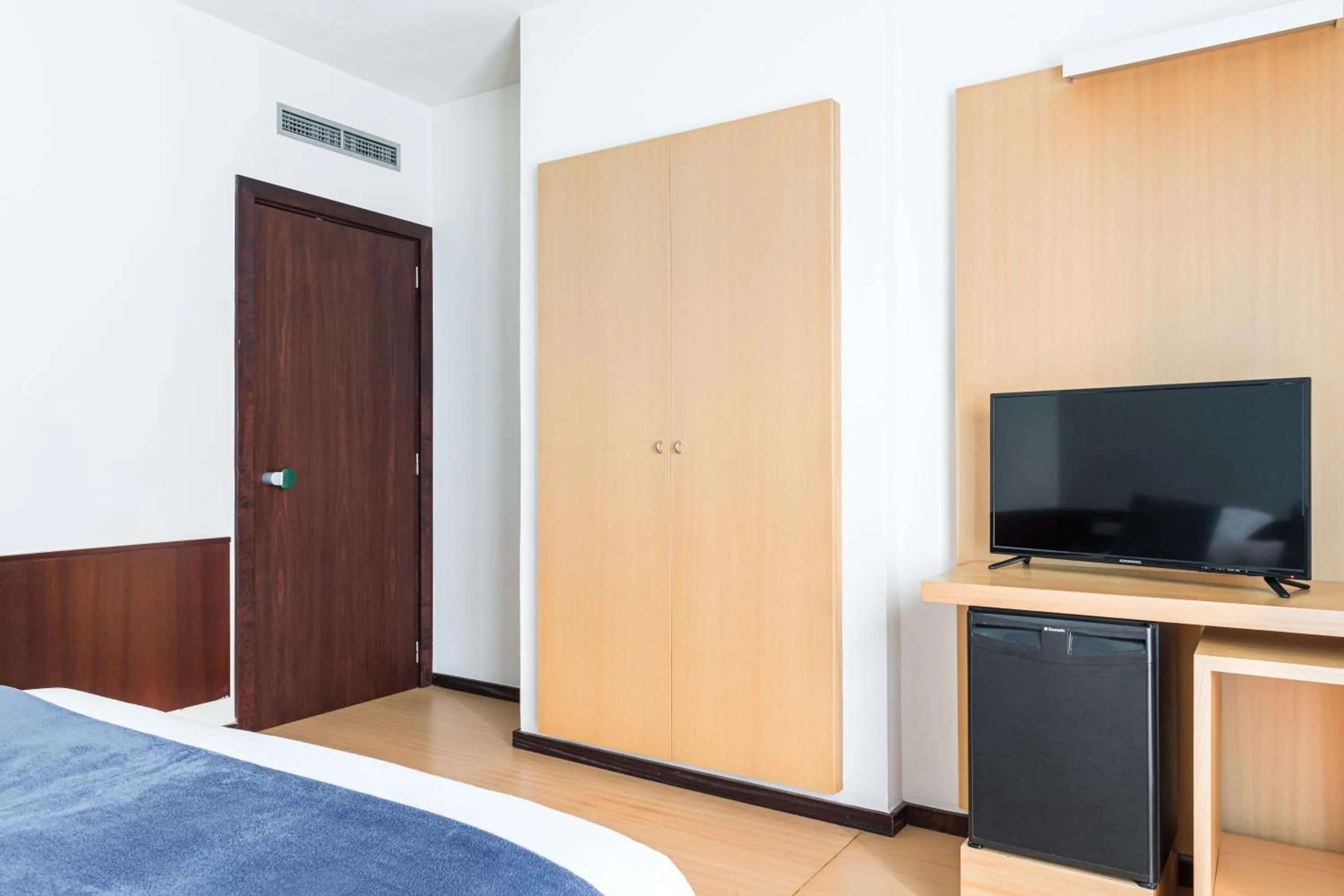 TV and multimedia, Bed in Hotel Emporda