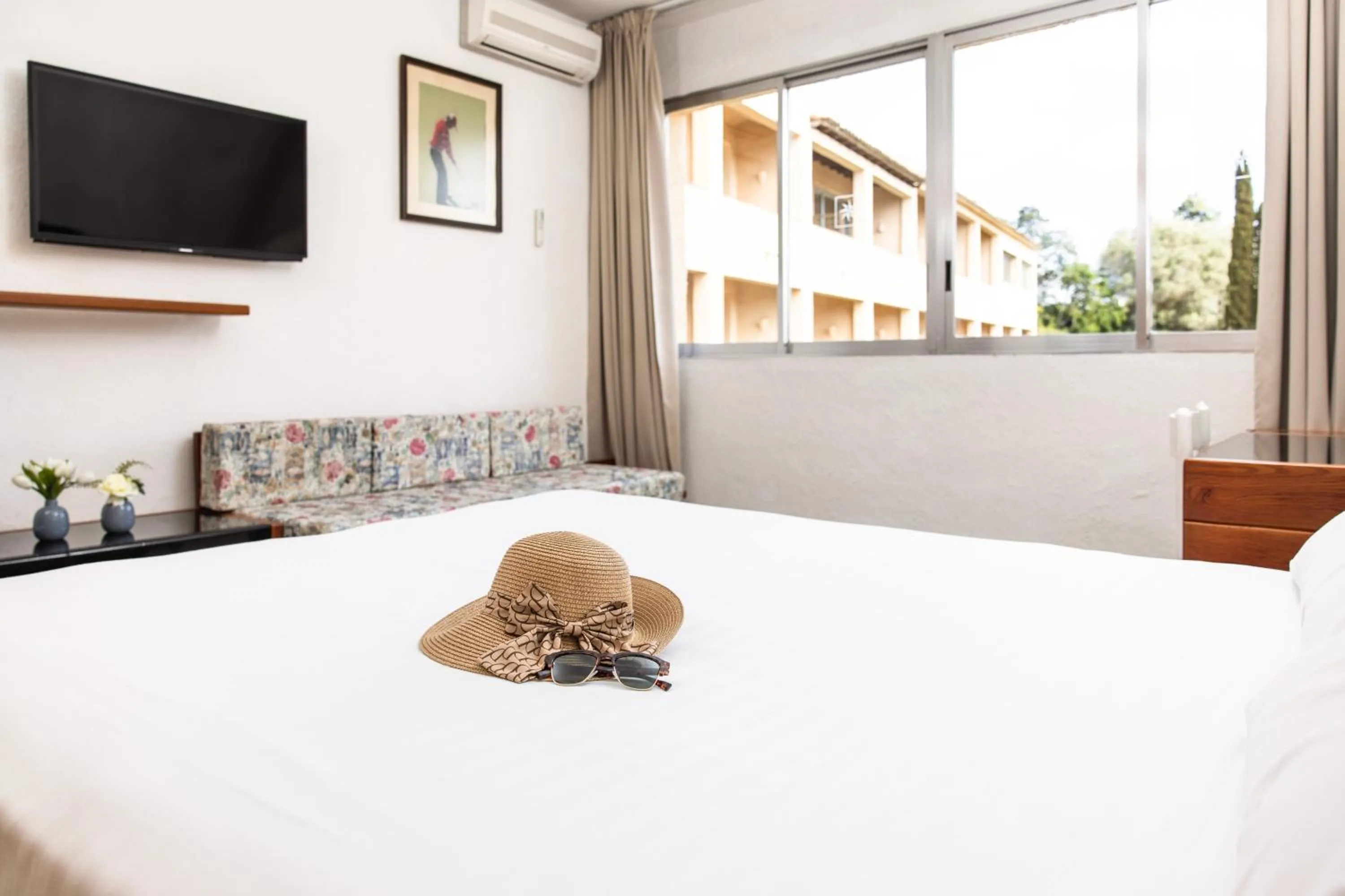 Bedroom, Bed in RVHotels Golf Costa Brava