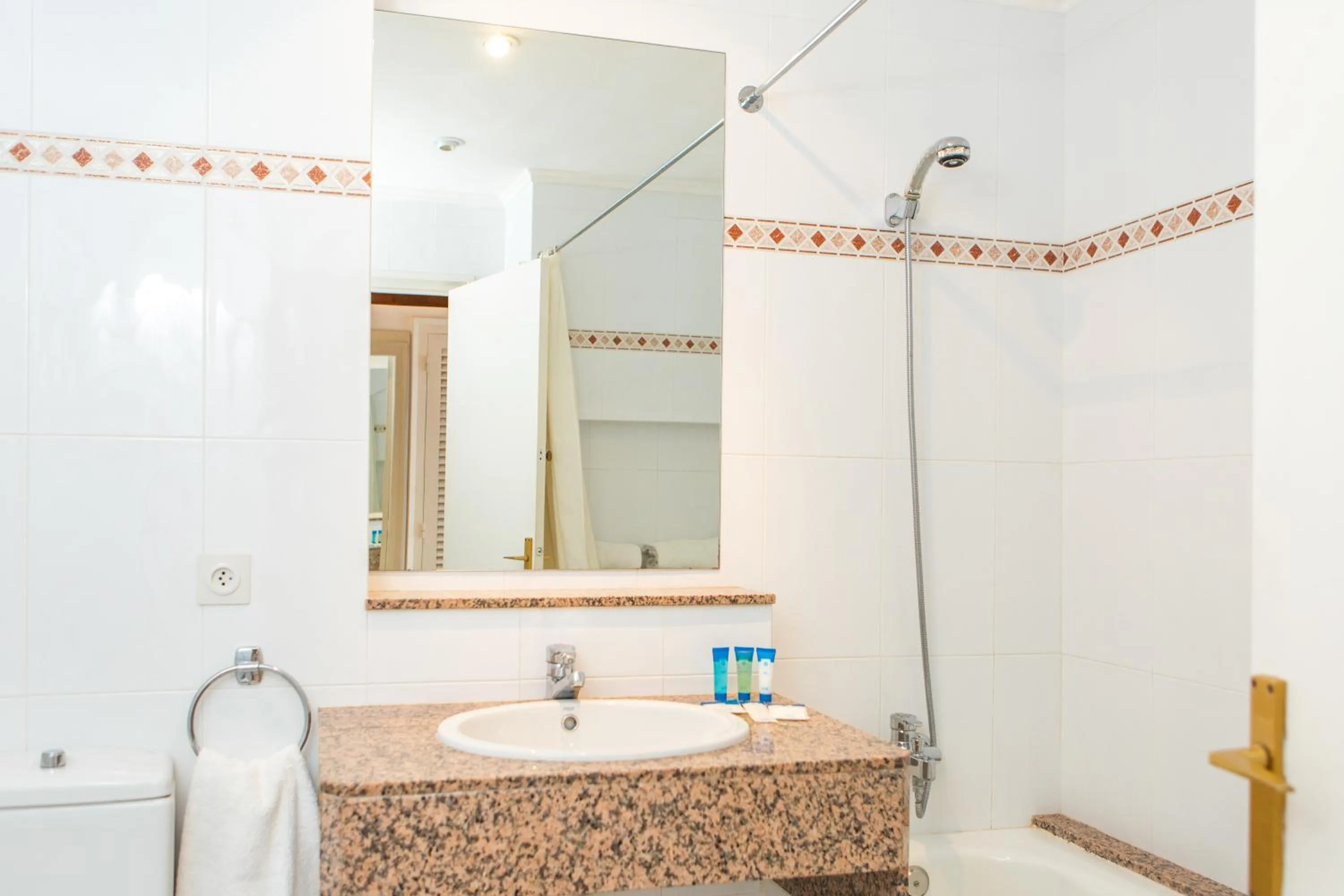 Bathroom in RVHotels Golf Costa Brava