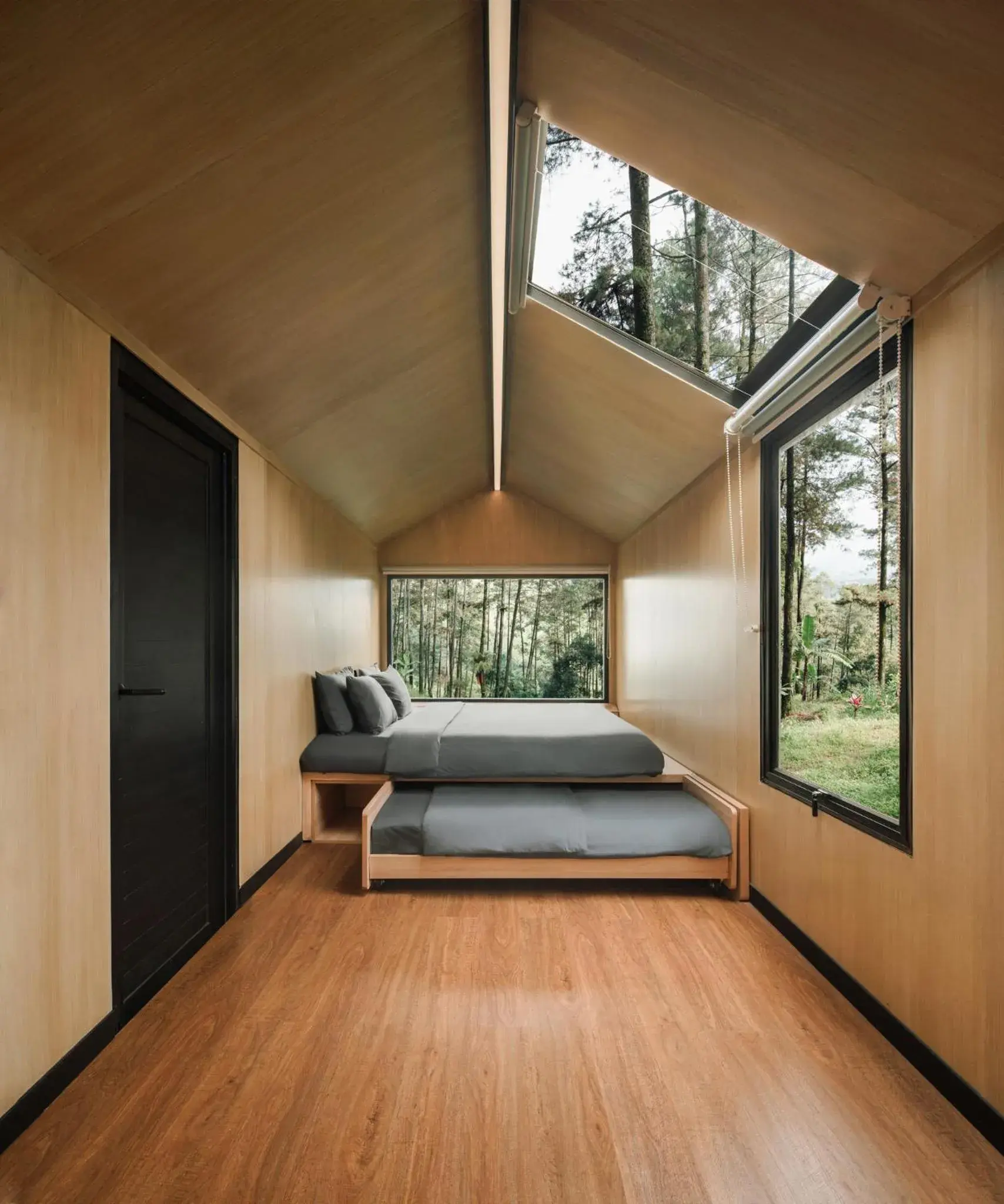 Executive Cabin in Bobocabin Pacet, Mojokerto Executive Cabin in Bobocabin Pacet, Mojokerto