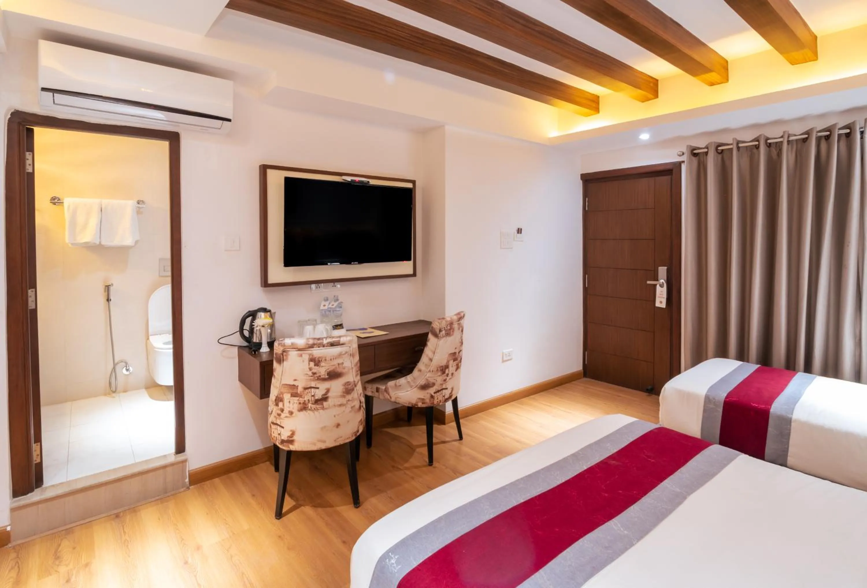 TV and multimedia, Bed in Hotel Ama-La, Thamel, Kathmandu