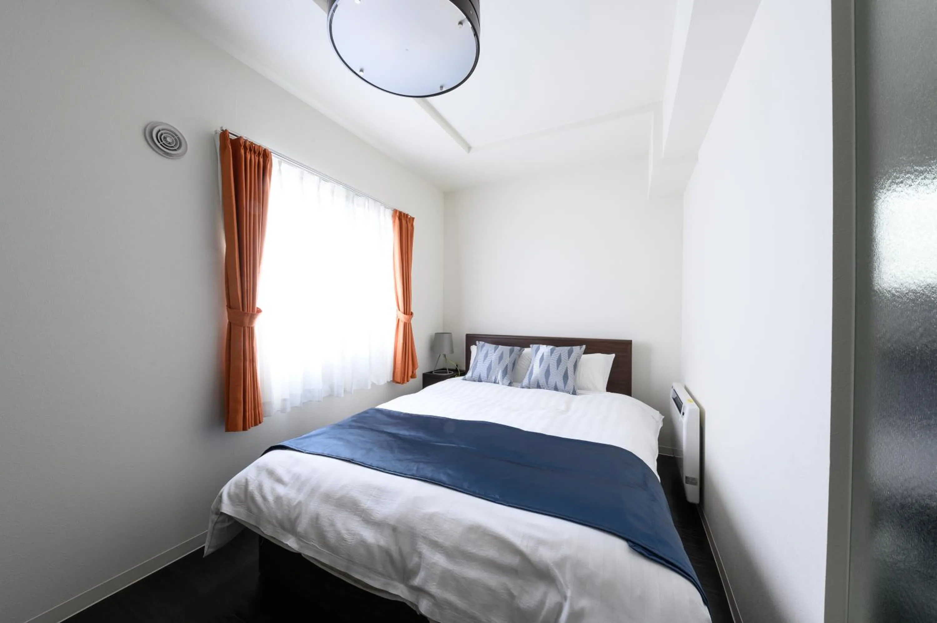 Bed in GLASS Yamahana EAST