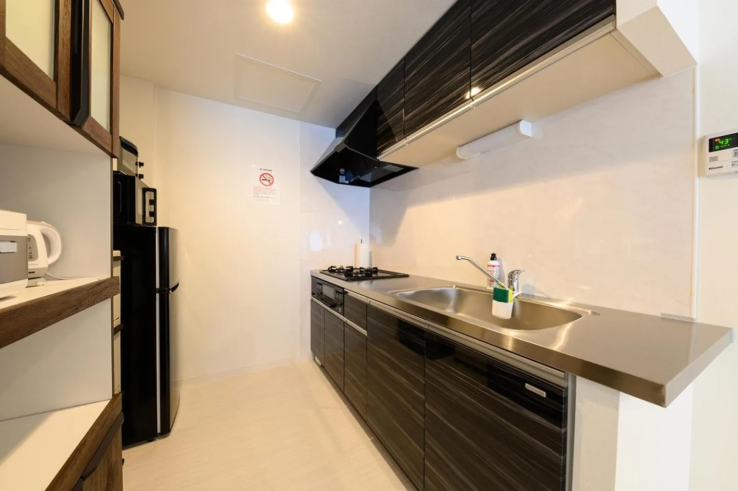 Kitchen or kitchenette in GLASS Yamahana EAST