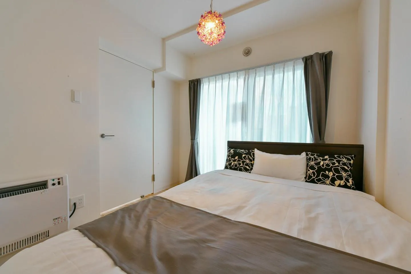 Bed in GLASS Yamahana EAST