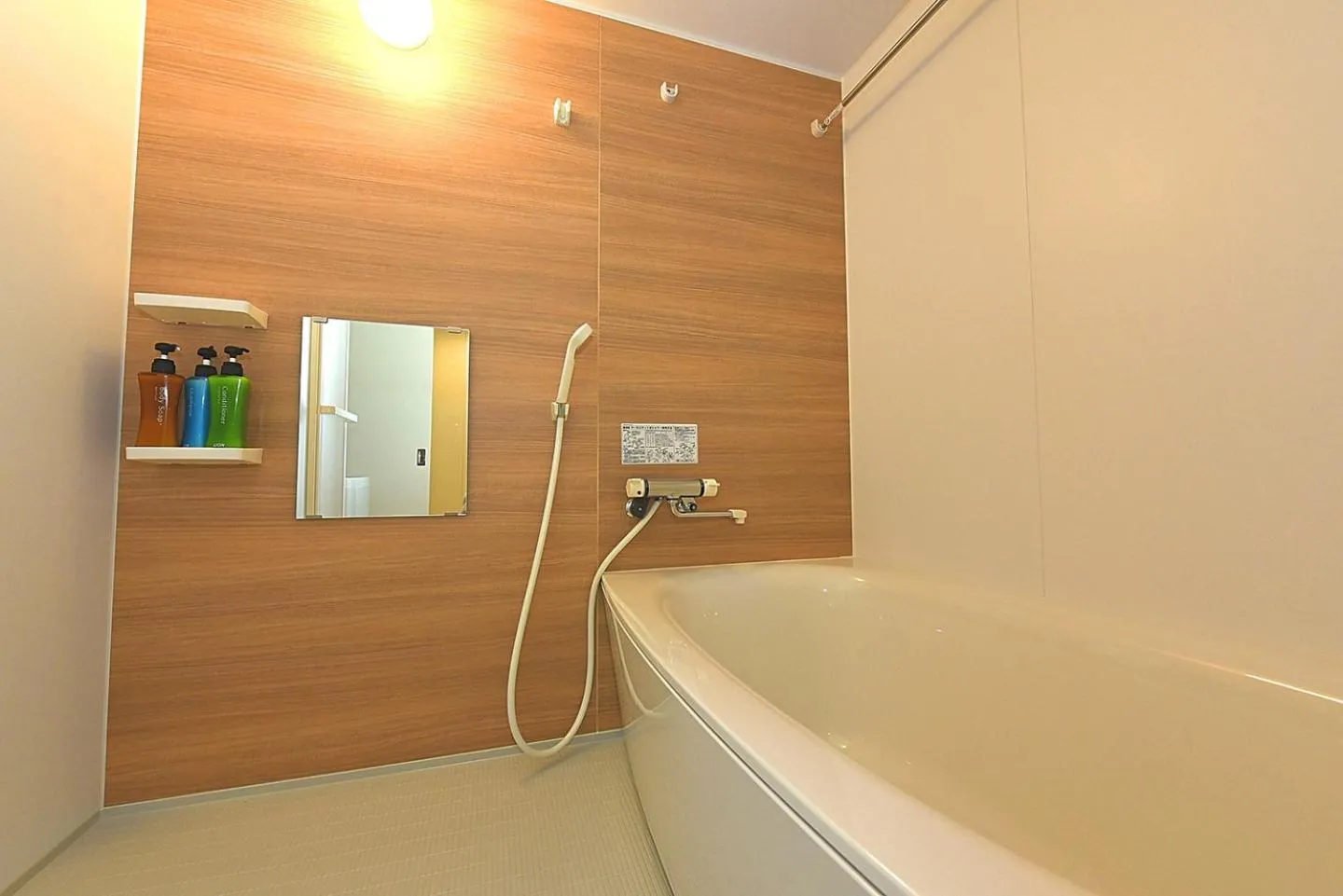 Shower in GLASS Yamahana EAST