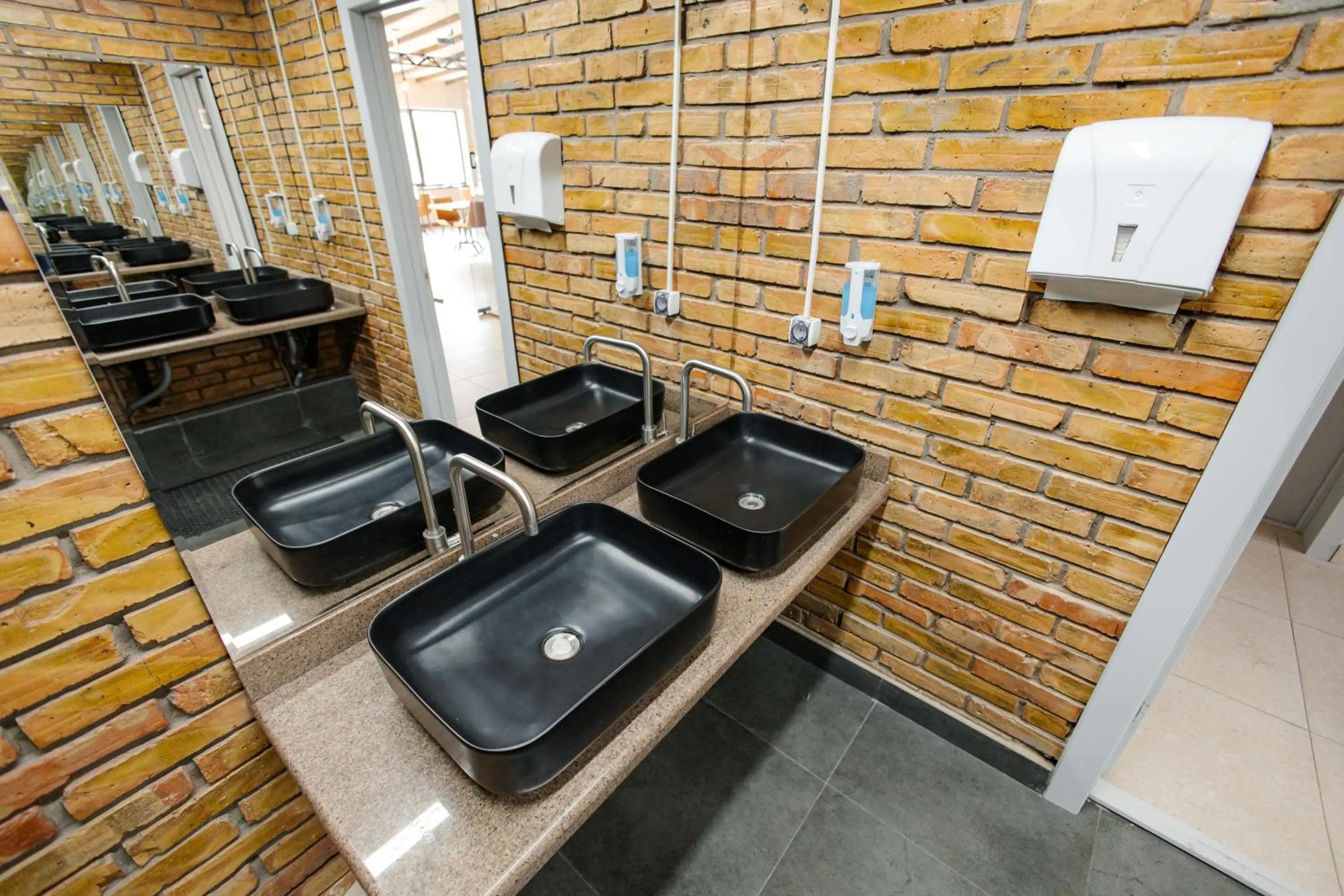 Bathroom in 281 Hostel