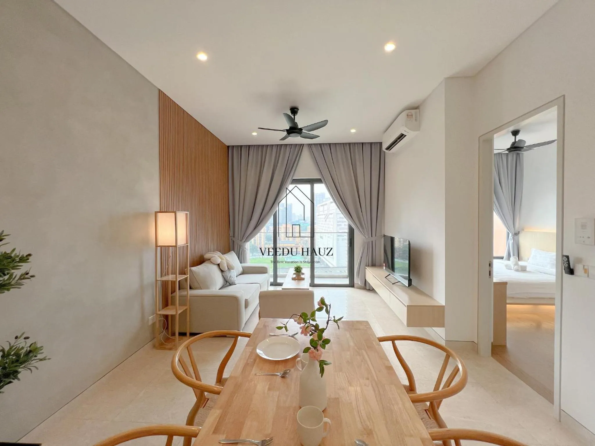 Living room in Lucentia Residences BBCC at Lalaport Kuala Lumpur by Veedu Hauz