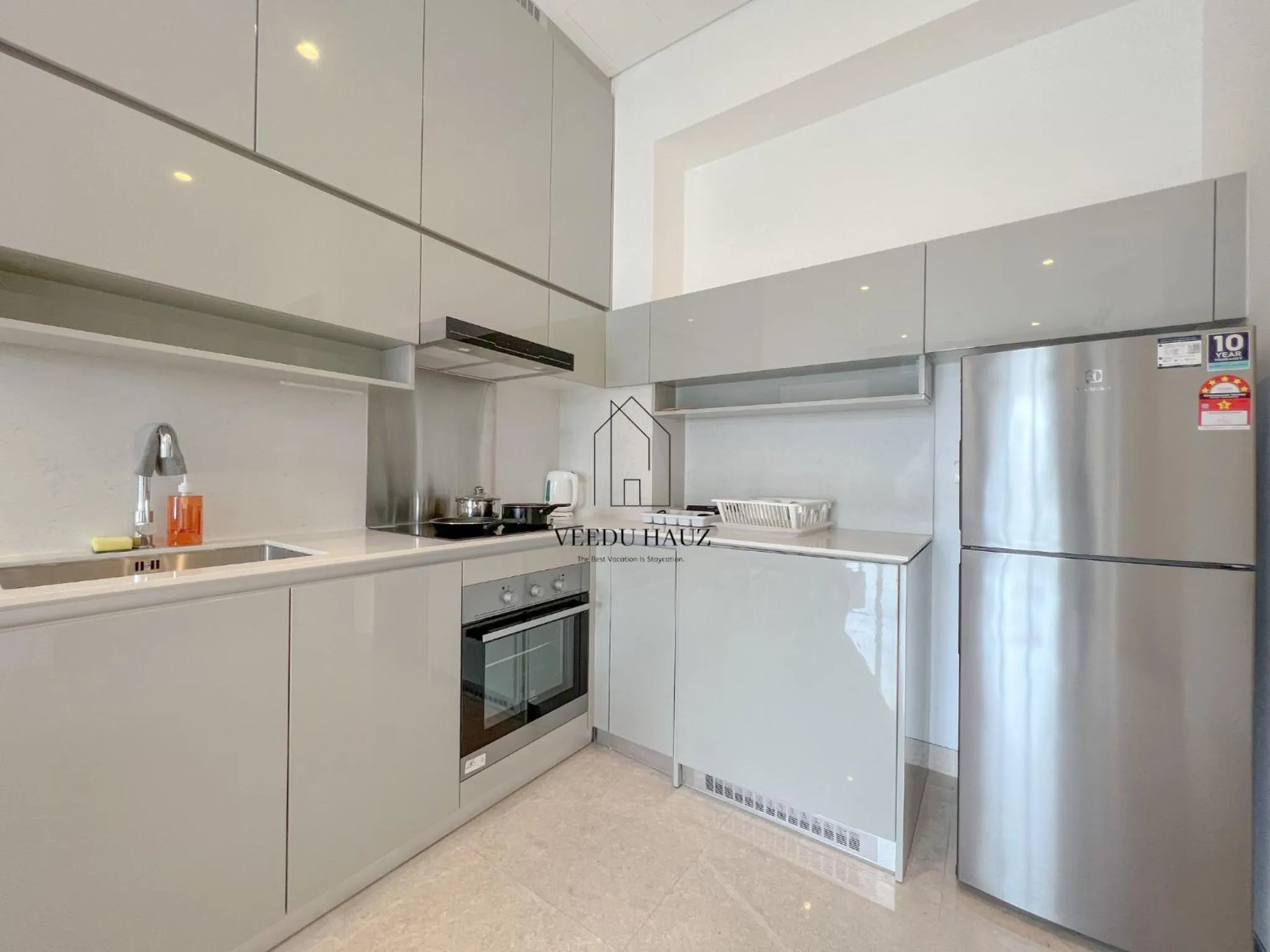 Kitchen or kitchenette in Lucentia Residences BBCC at Lalaport Kuala Lumpur by Veedu Hauz