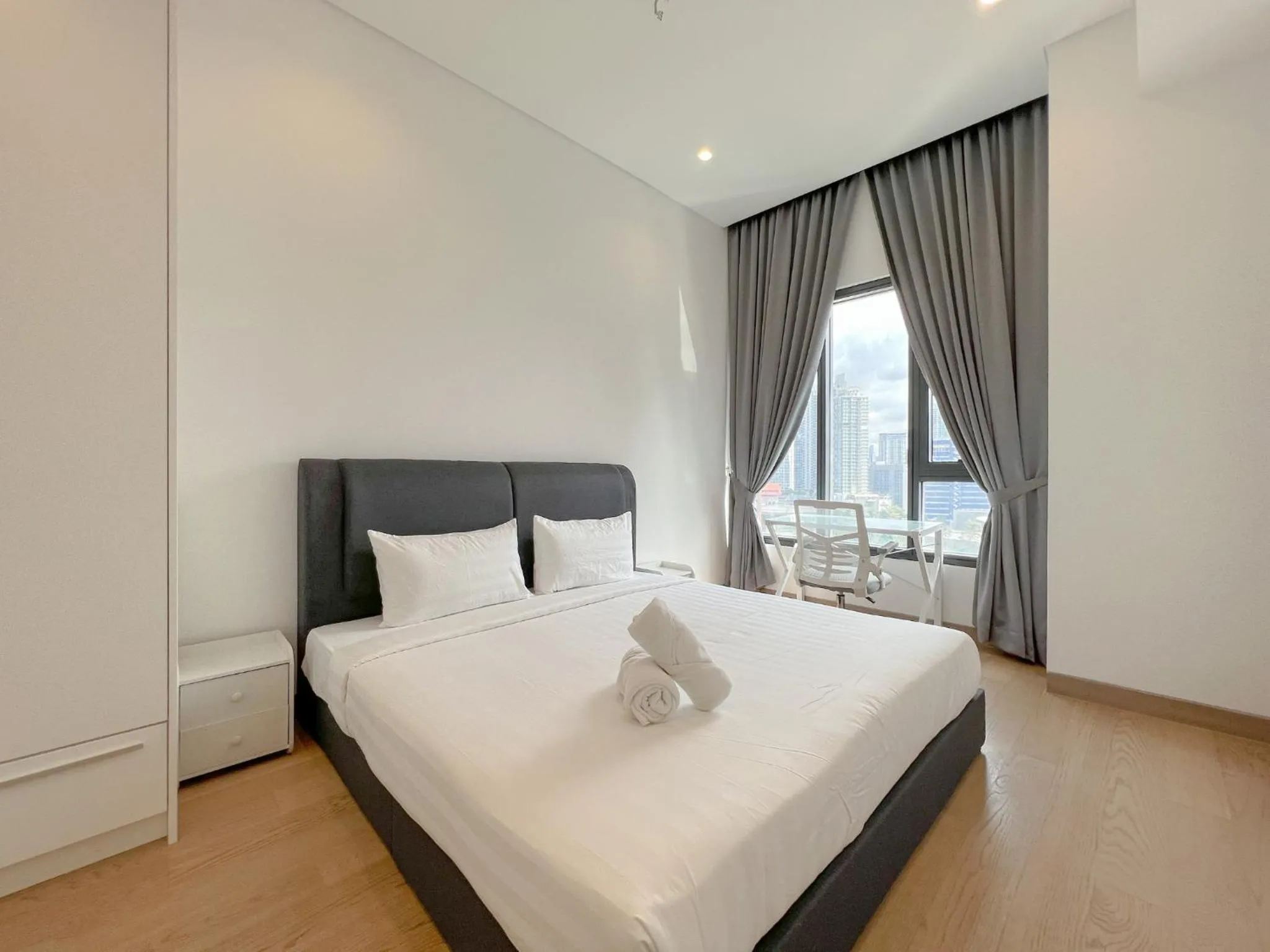 Bedroom, Bed in Lucentia Residences BBCC at Lalaport Kuala Lumpur by Veedu Hauz