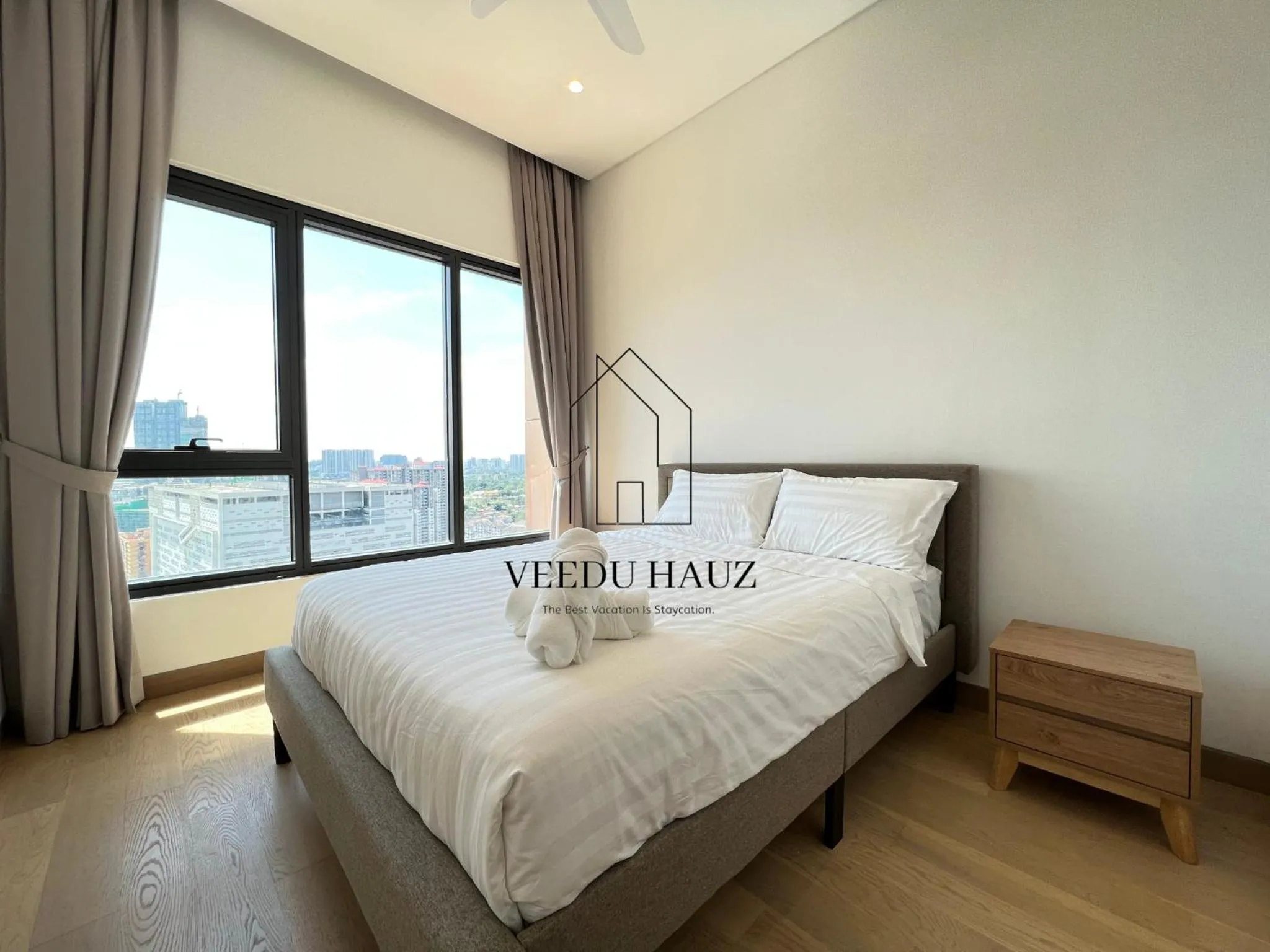 Bed in Lucentia Residences BBCC at Lalaport Kuala Lumpur by Veedu Hauz