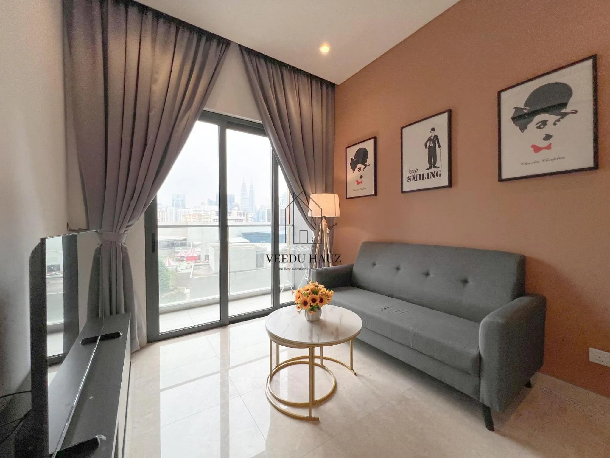 Living room in Lucentia Residences BBCC at Lalaport Kuala Lumpur by Veedu Hauz