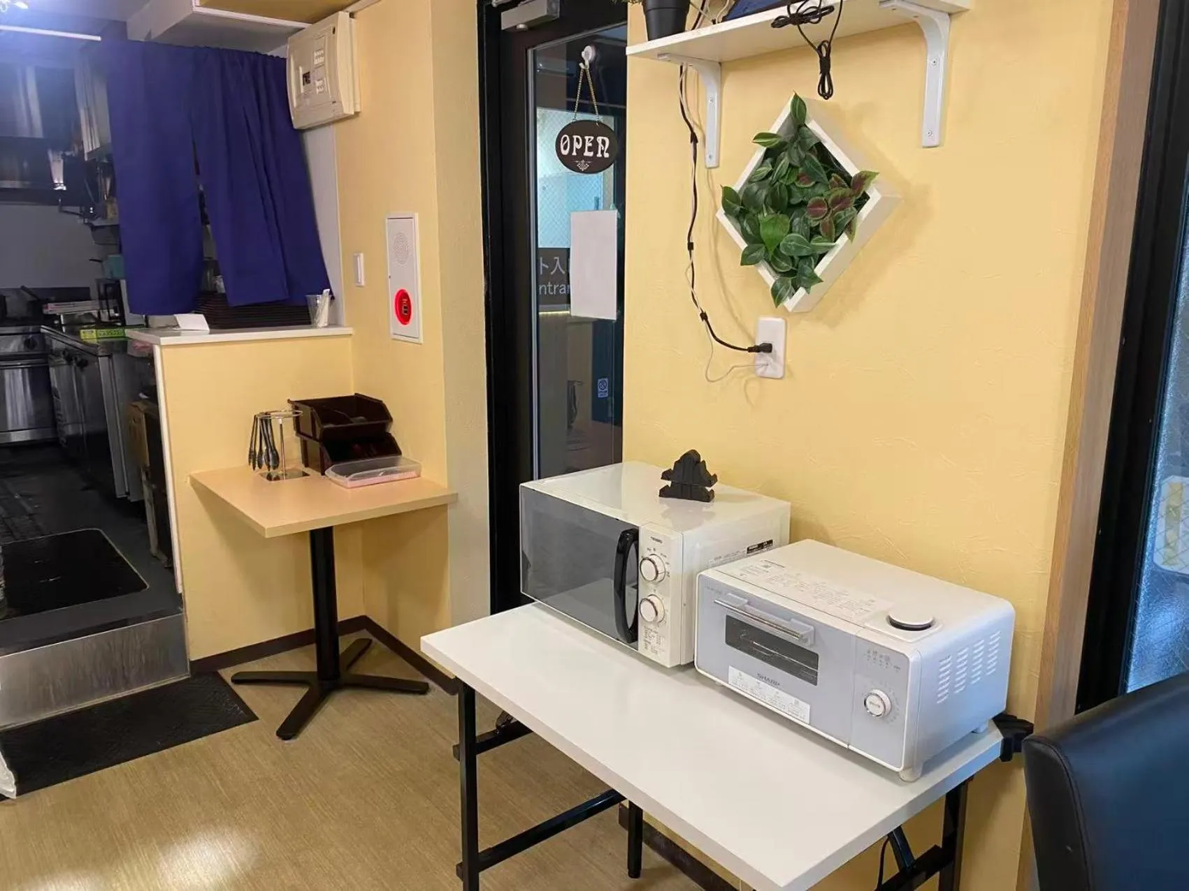 Restaurant/places to eat in Ano Hotel Asakusa