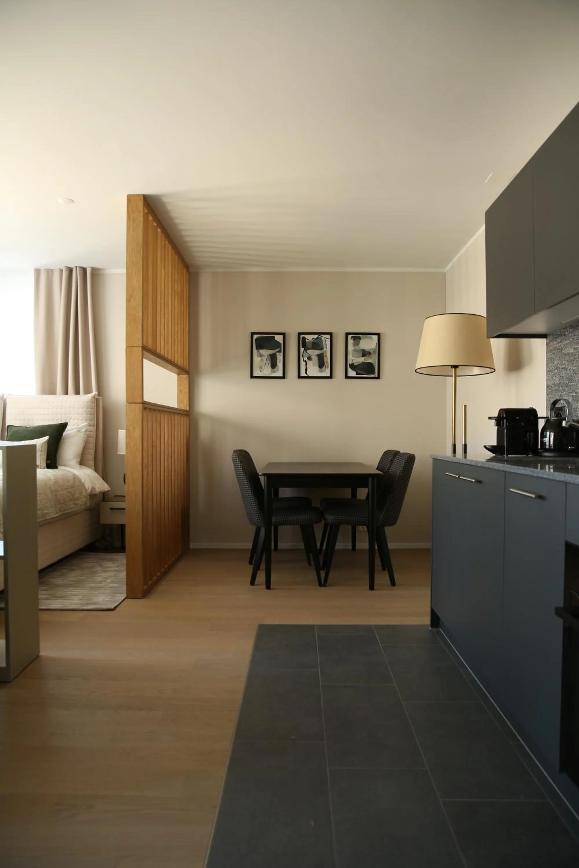 Dining area in Lamira Serviced Apartments Zurich City