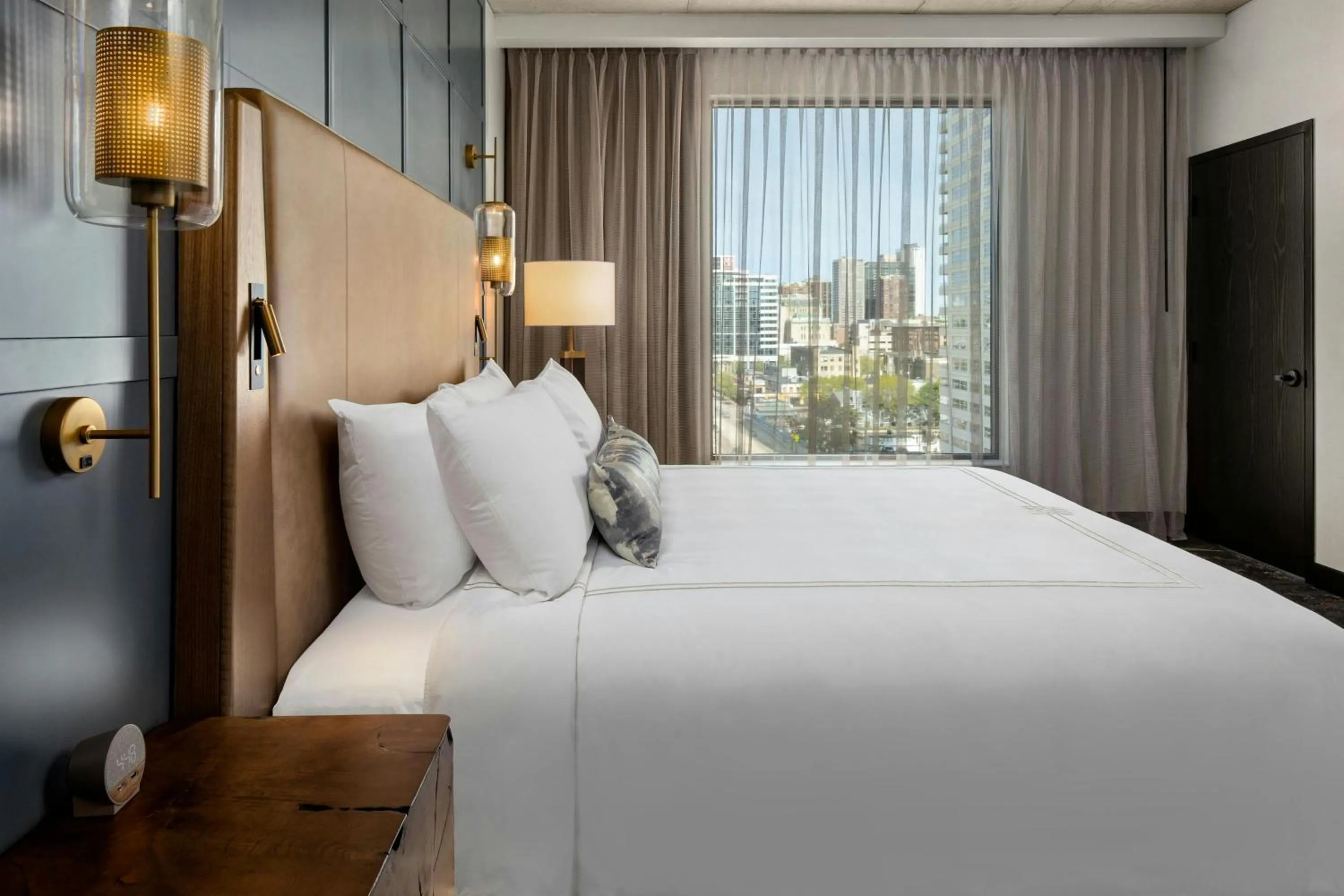 Bedroom, Bed in The Trade, Autograph Collection