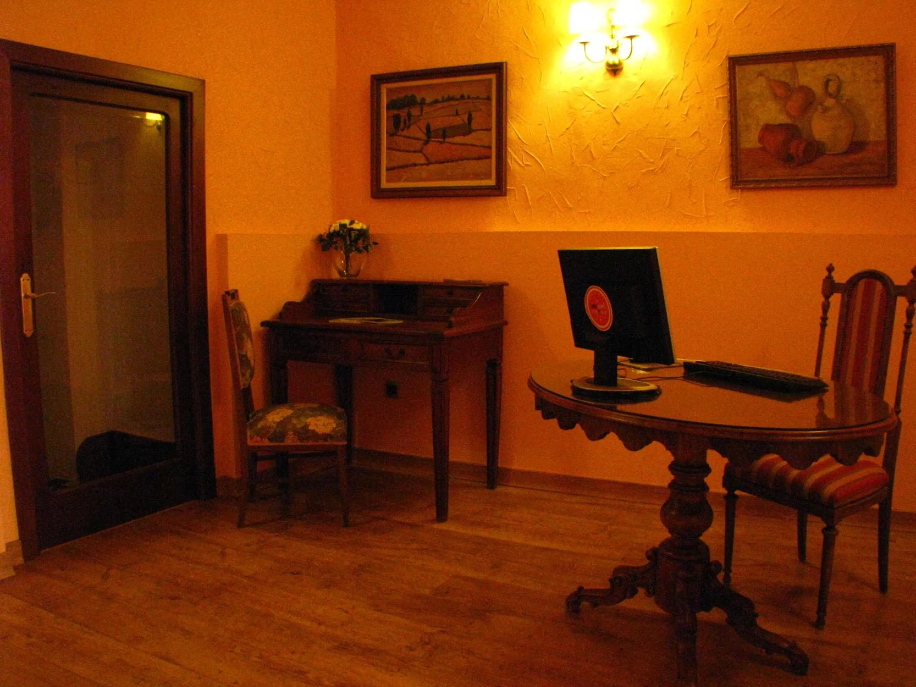 Decorative detail in Hotel Don Carlos Cáceres