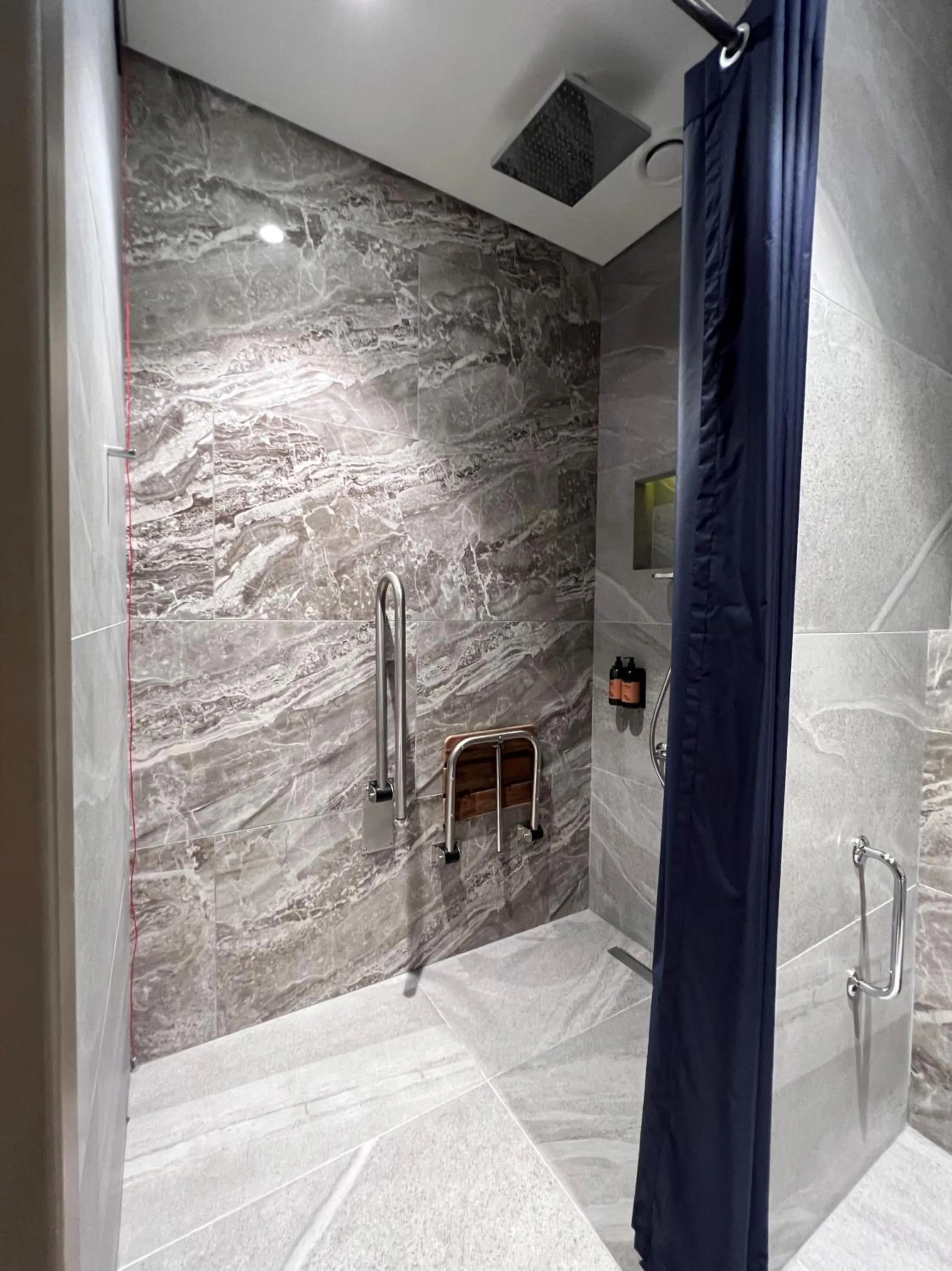 Shower in Wyndham Garden Baku