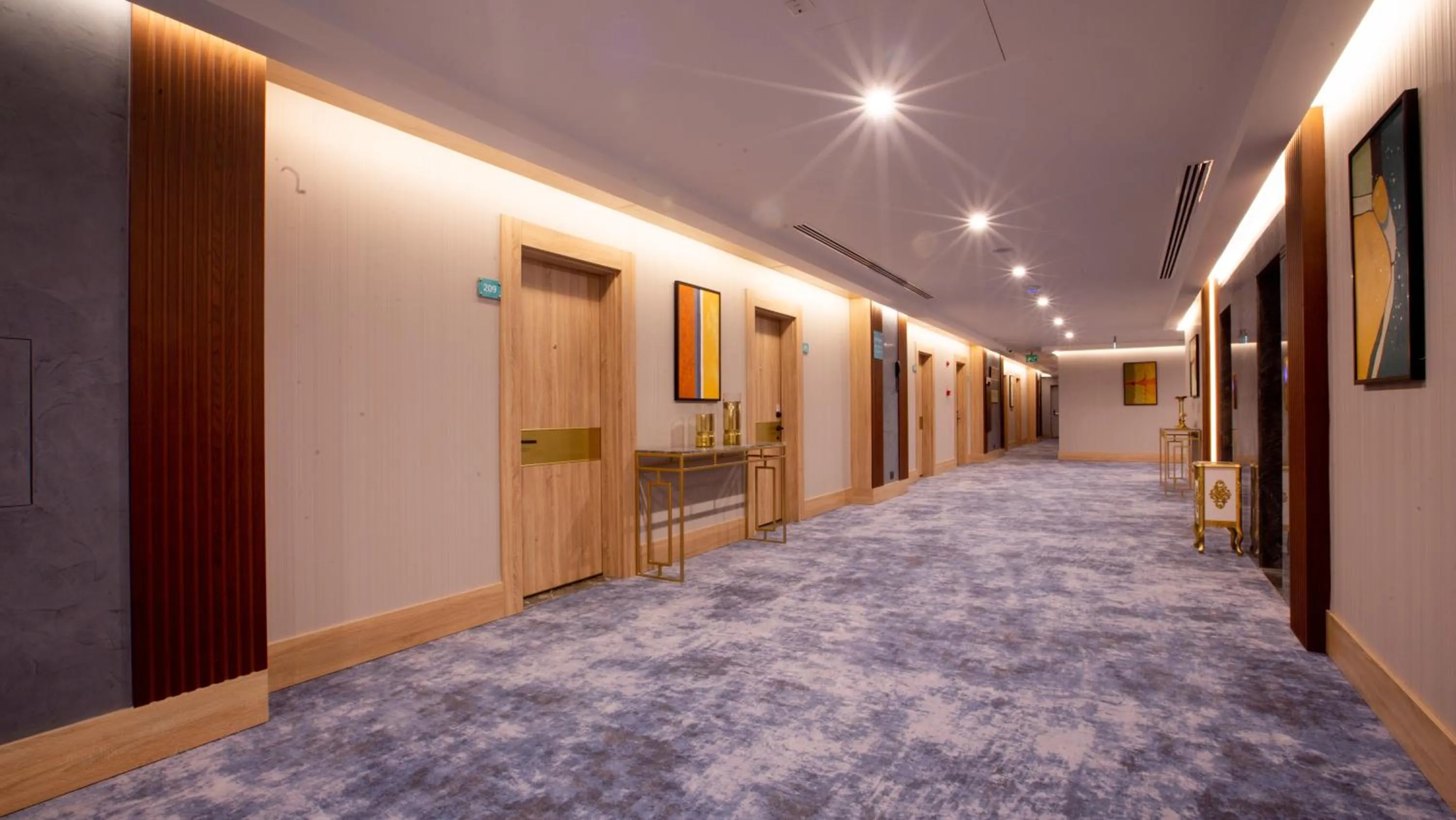 elevator, Bed in Wyndham Garden Baku