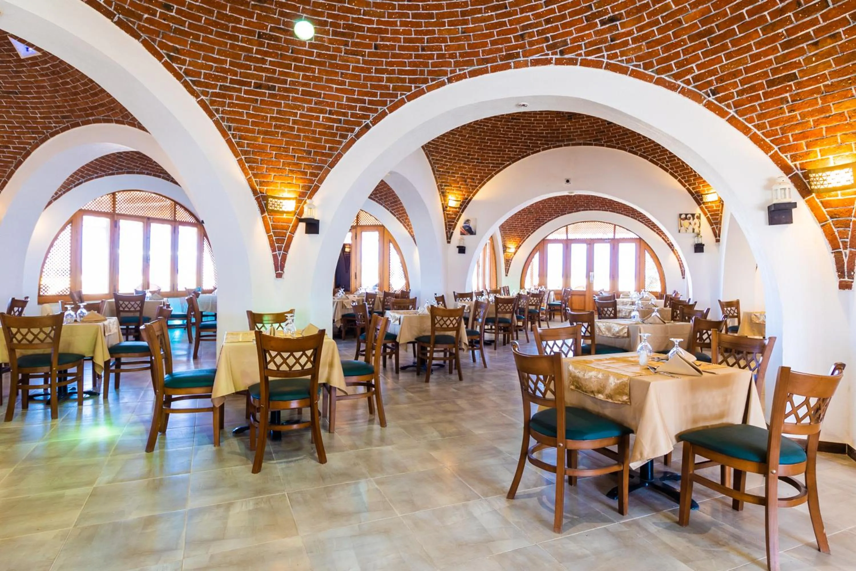 Restaurant/places to eat in Beach safari nubian resort