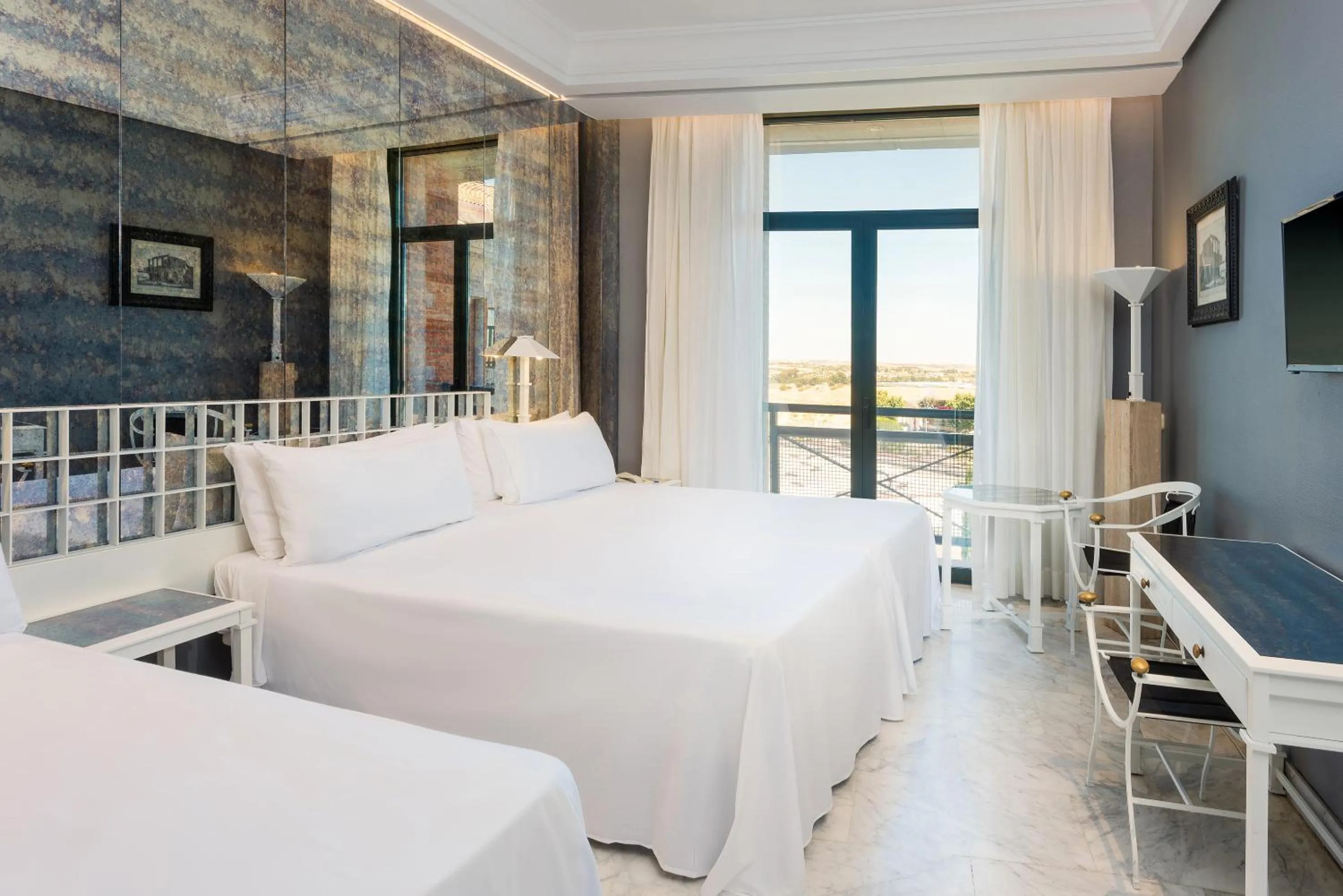 Photo of the whole room, Bed in AZZ Mérida Medea Hotel