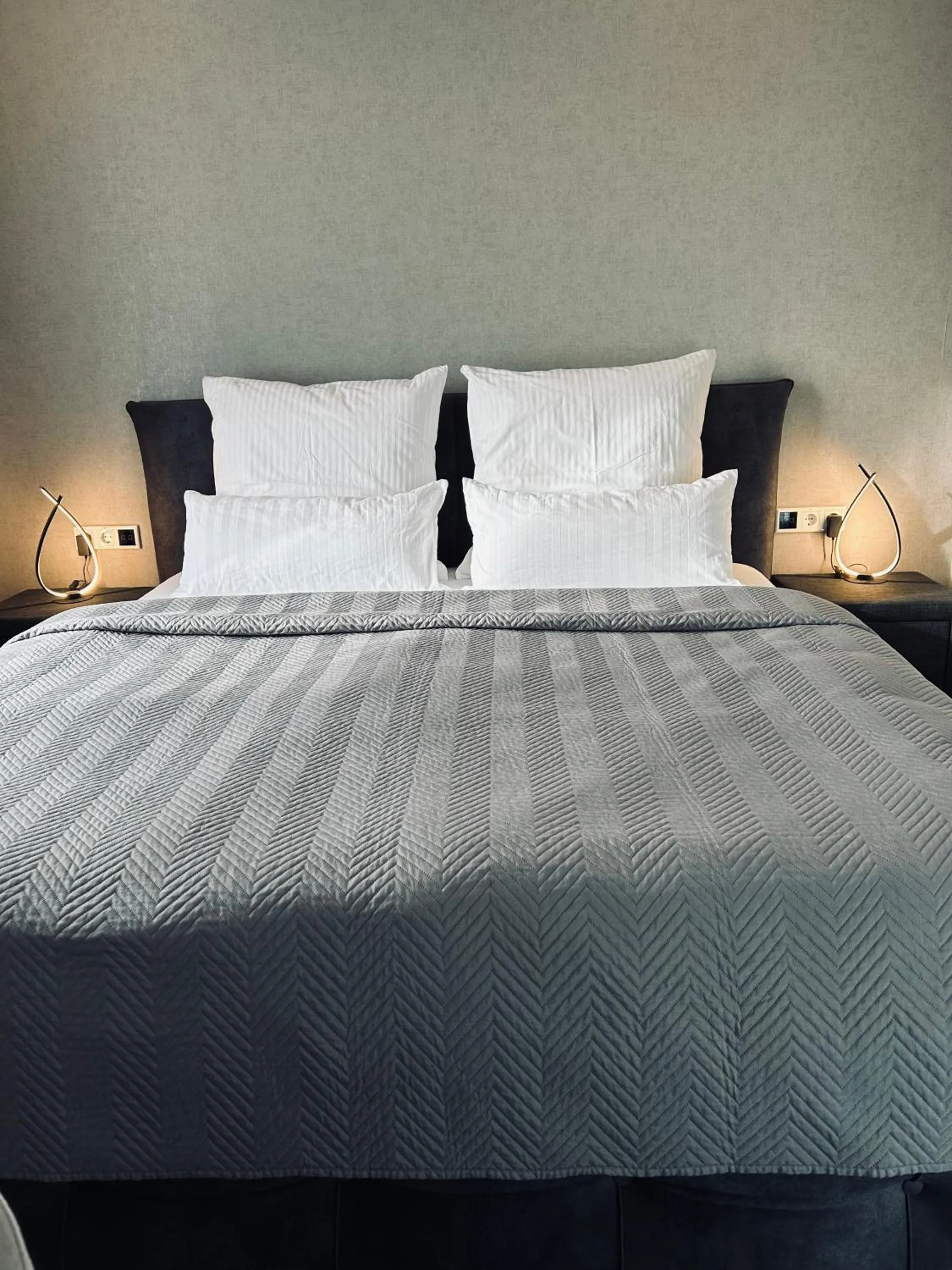 Bed in Firstclass Event & Hotel