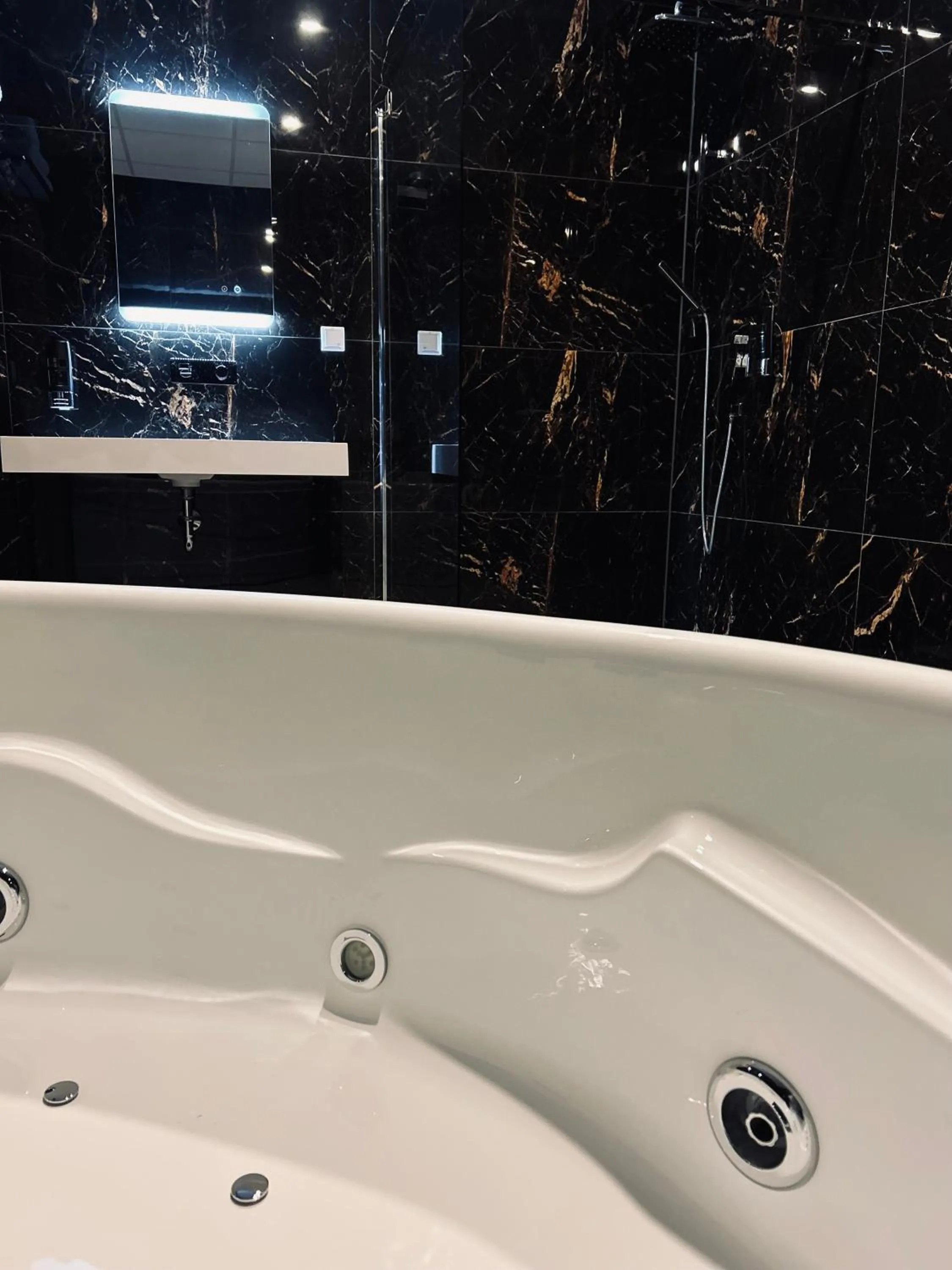 Shower in Firstclass Event & Hotel