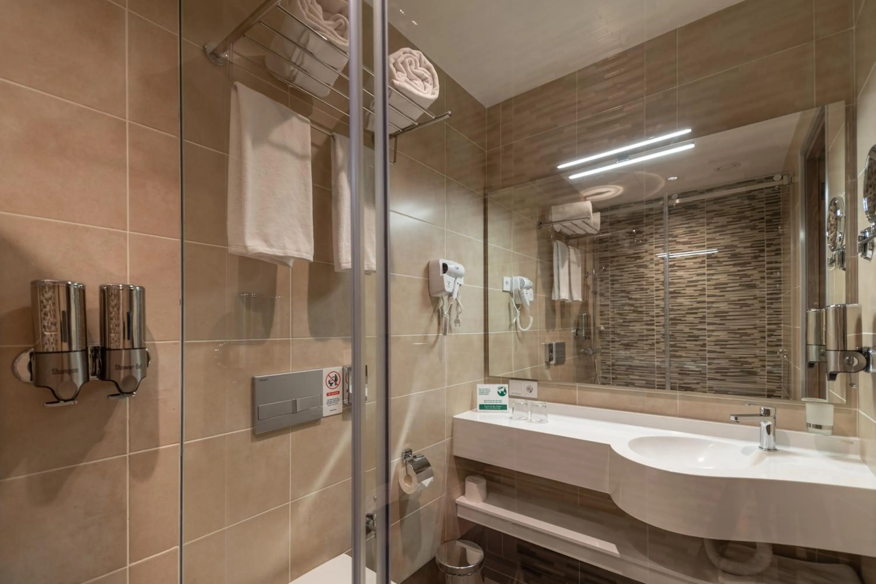 Shower in Hayasa Hotel Yerevan
