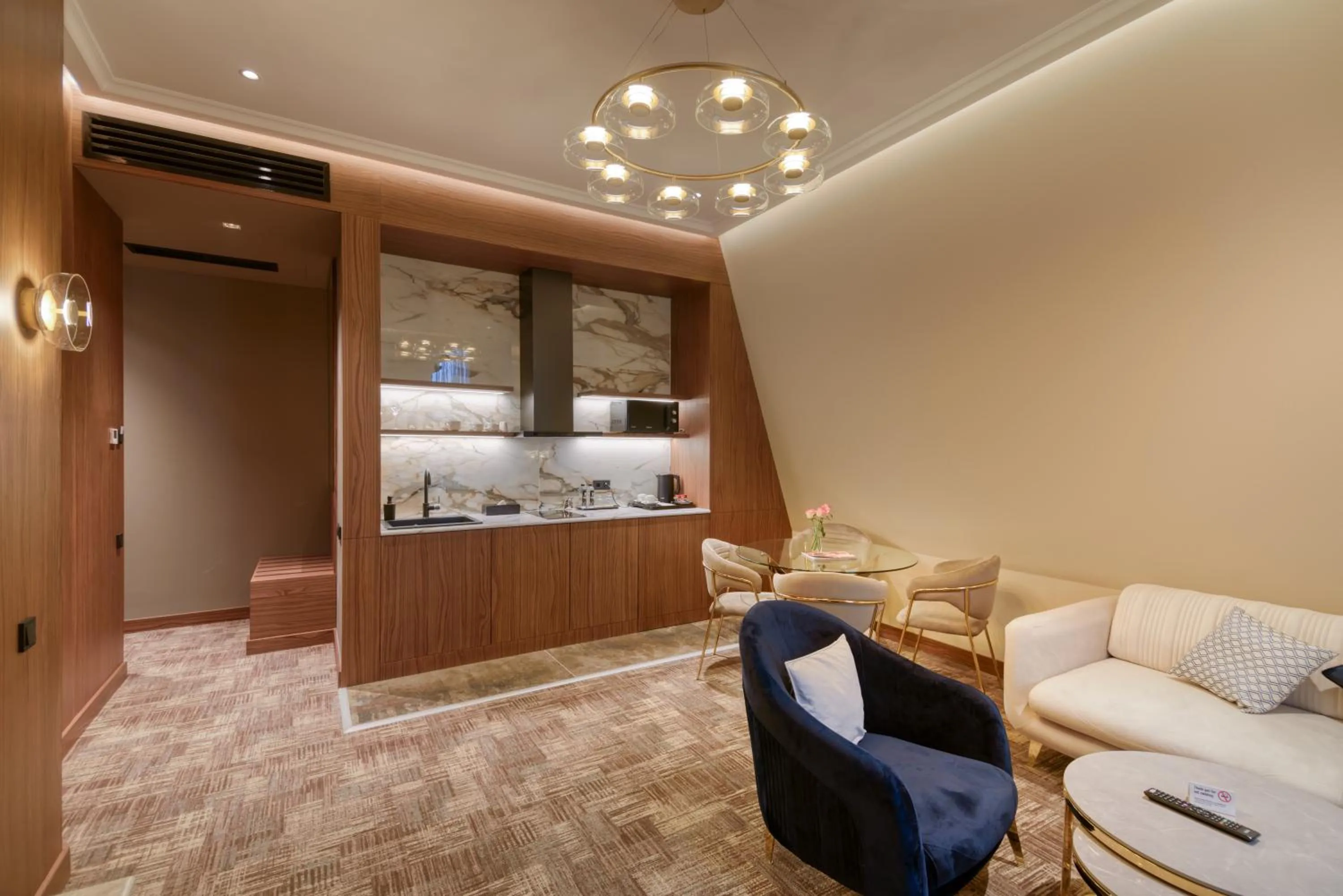 Kitchen or kitchenette in Hayasa Hotel Yerevan