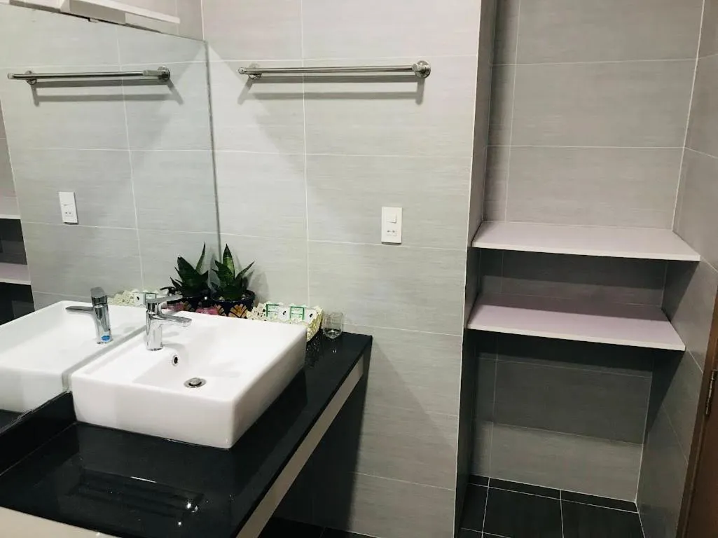 Bathroom in Kalia Hotel