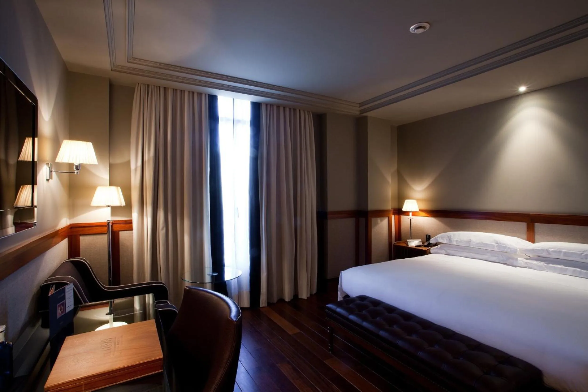 Bedroom, Bed in Hotel 1898