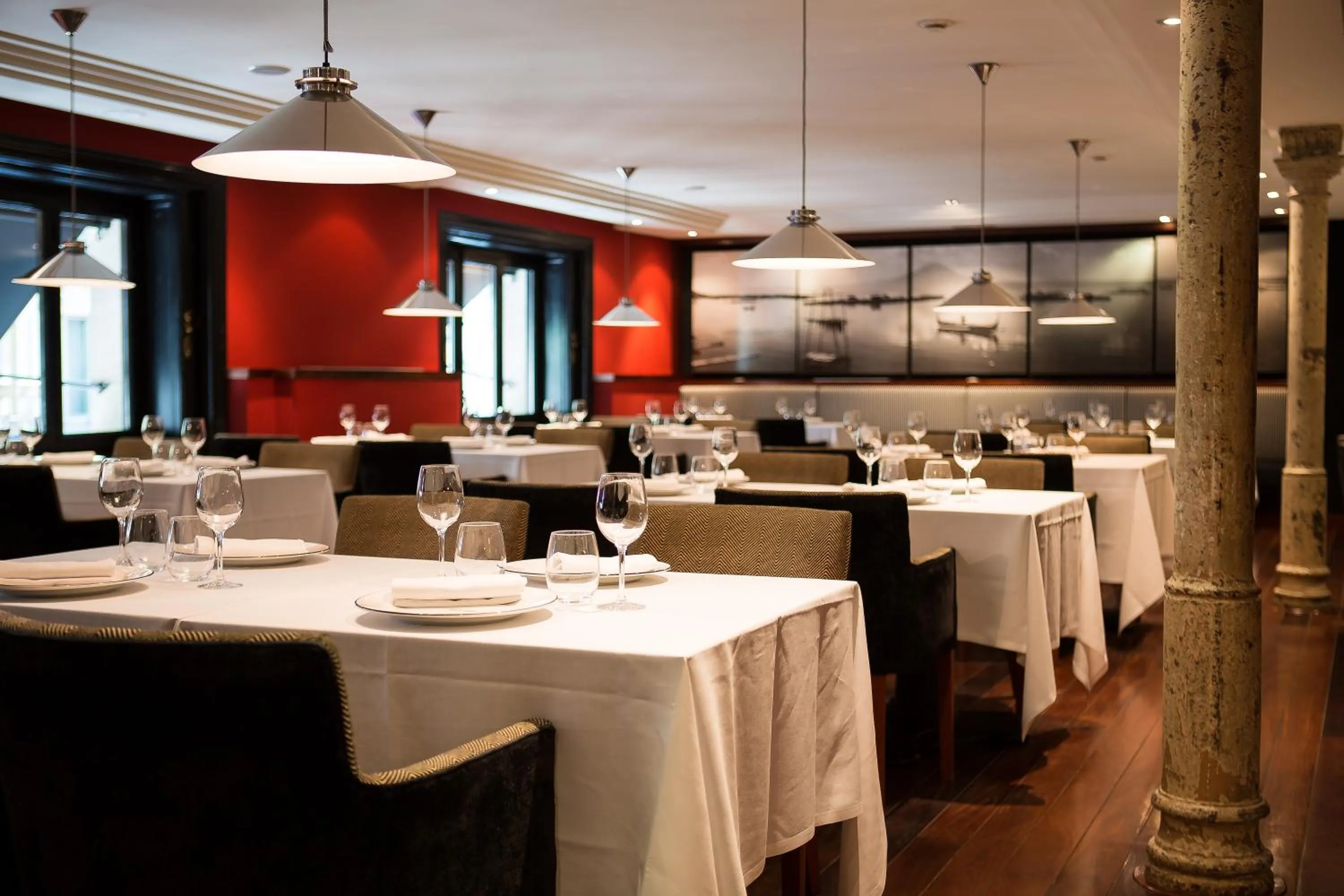 Restaurant/places to eat in Hotel 1898